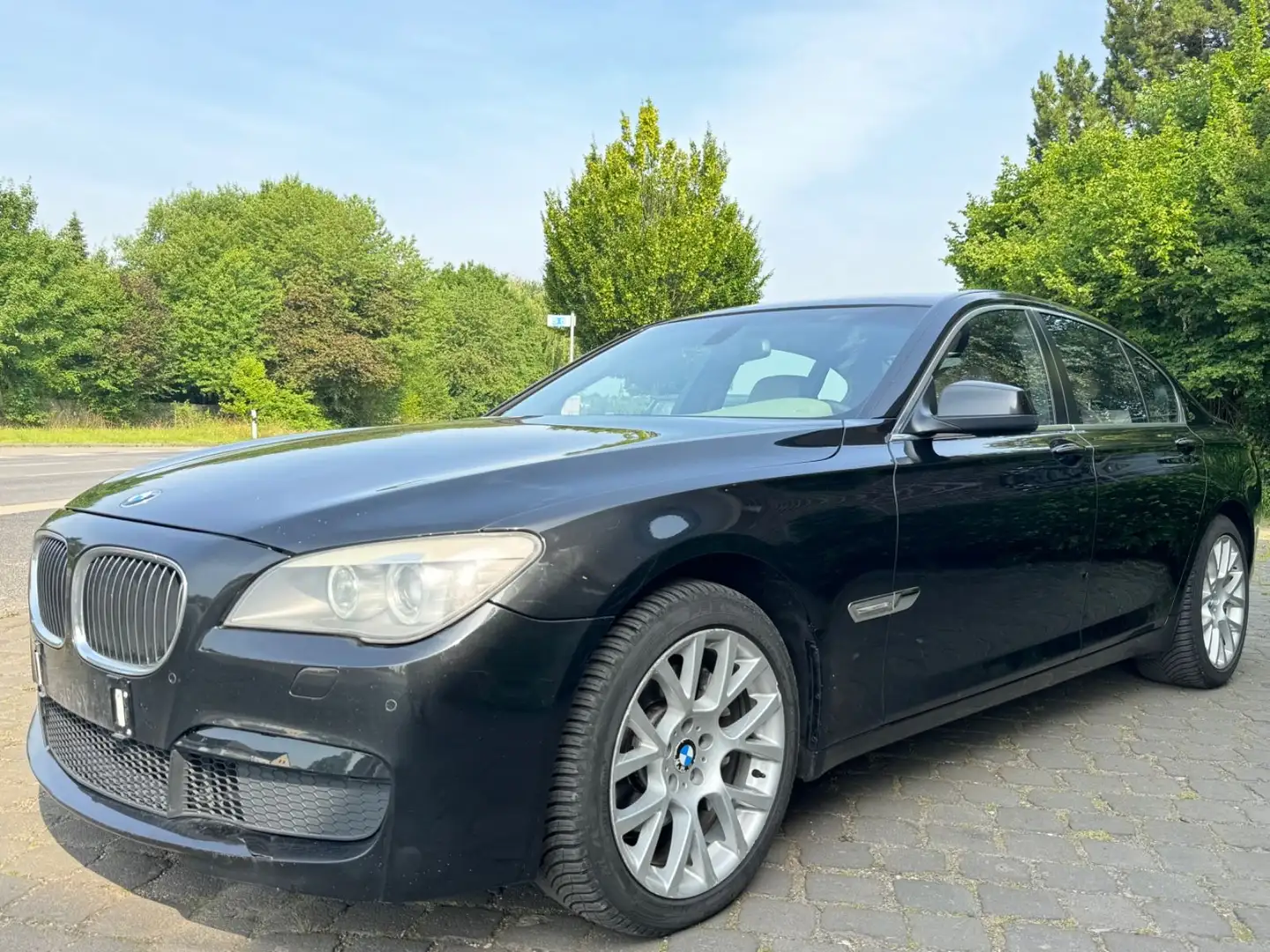 BMW 730 Baureihe 7 730d*M-PAKET*Softclose*Kamera* Schwarz - 1