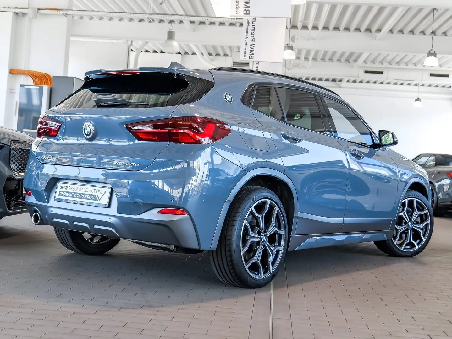BMW X2 xDrive25e M-Sport HeadUp DAPlus LenkradHz Hifi Gris - 2