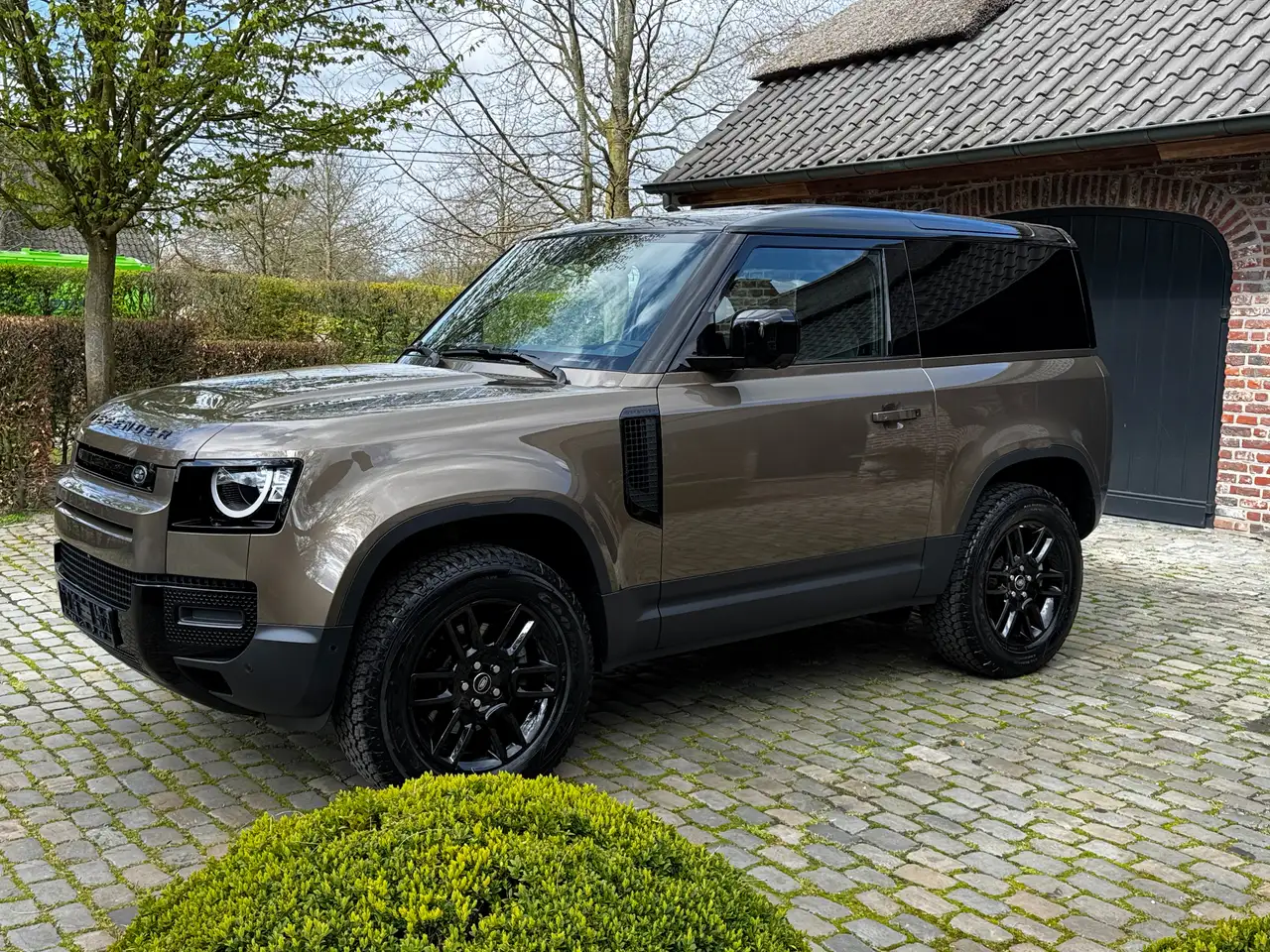 Land Rover Defender Defender 90 3.0D  LICHTE VRACHT €57850+BTW — foto 2
