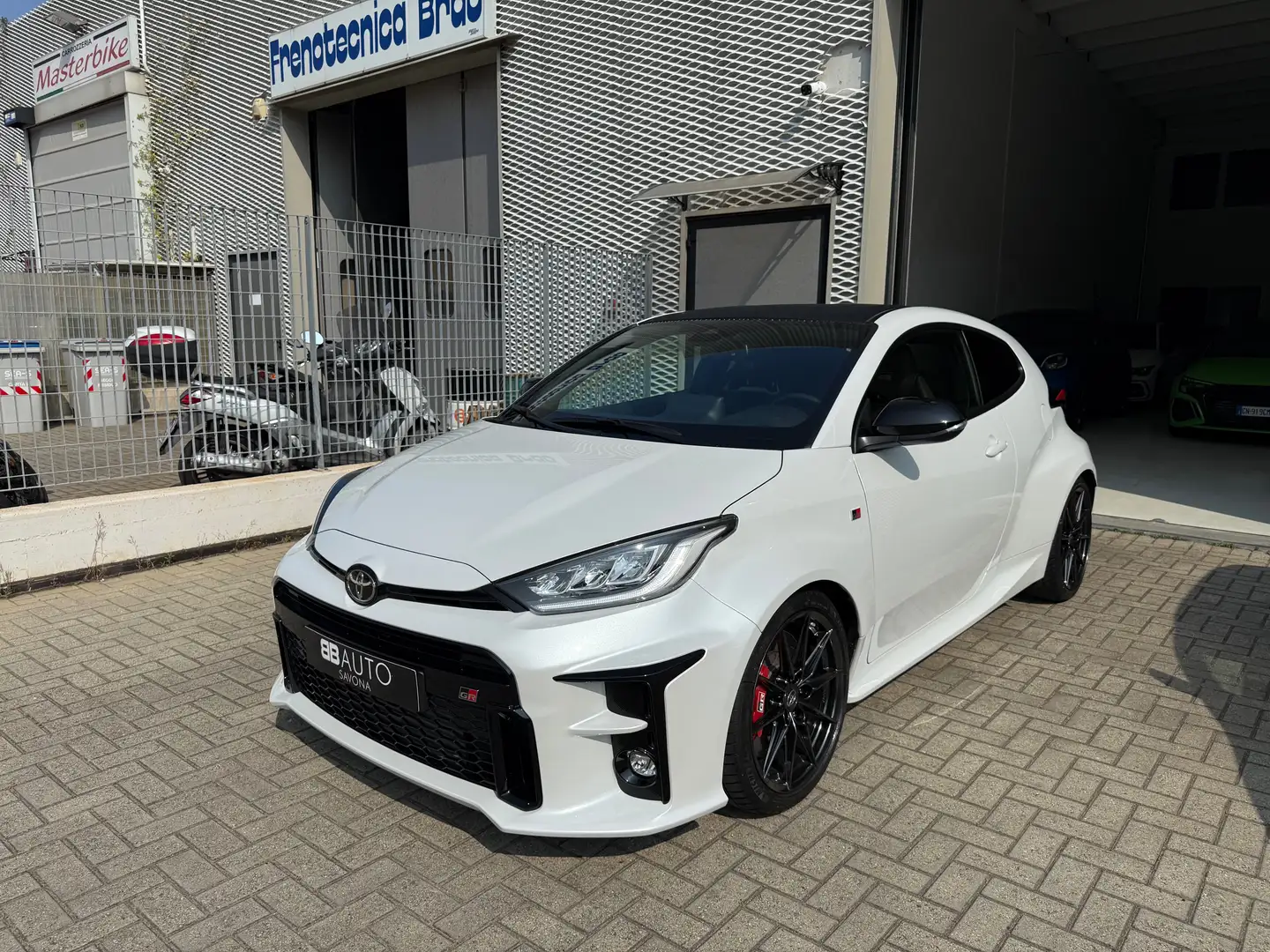 Toyota Yaris 1.6 Turbo GR Yaris Circuit MILLTEK H&R PIPECROSS Bianco - 2
