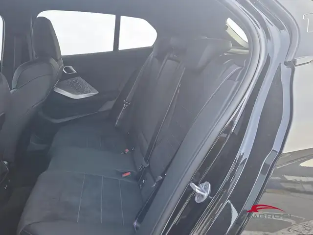 BMW 1 Series view 10