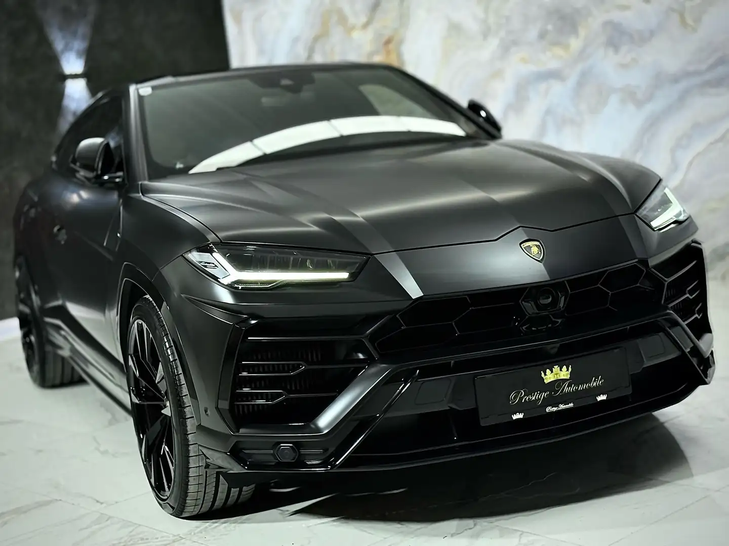 Lamborghini Urus *2.BESITZ*LAMBORGHINI GARANTIE*AKRAPOVIC TITAN* Schwarz - 2