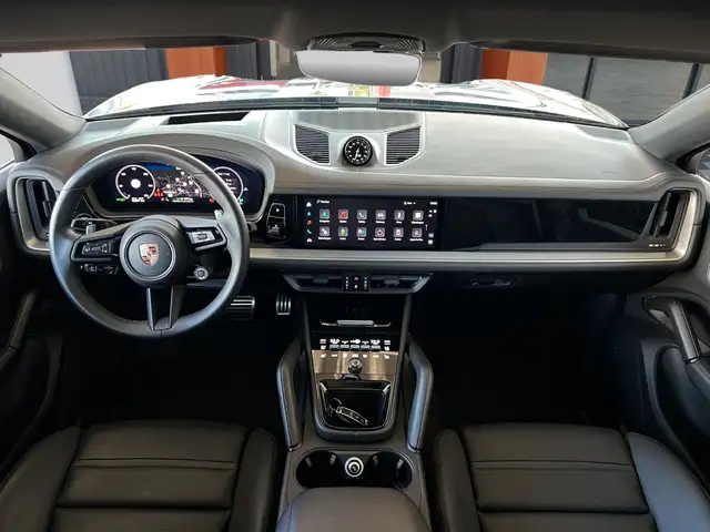 Porsche Cayenne view 7