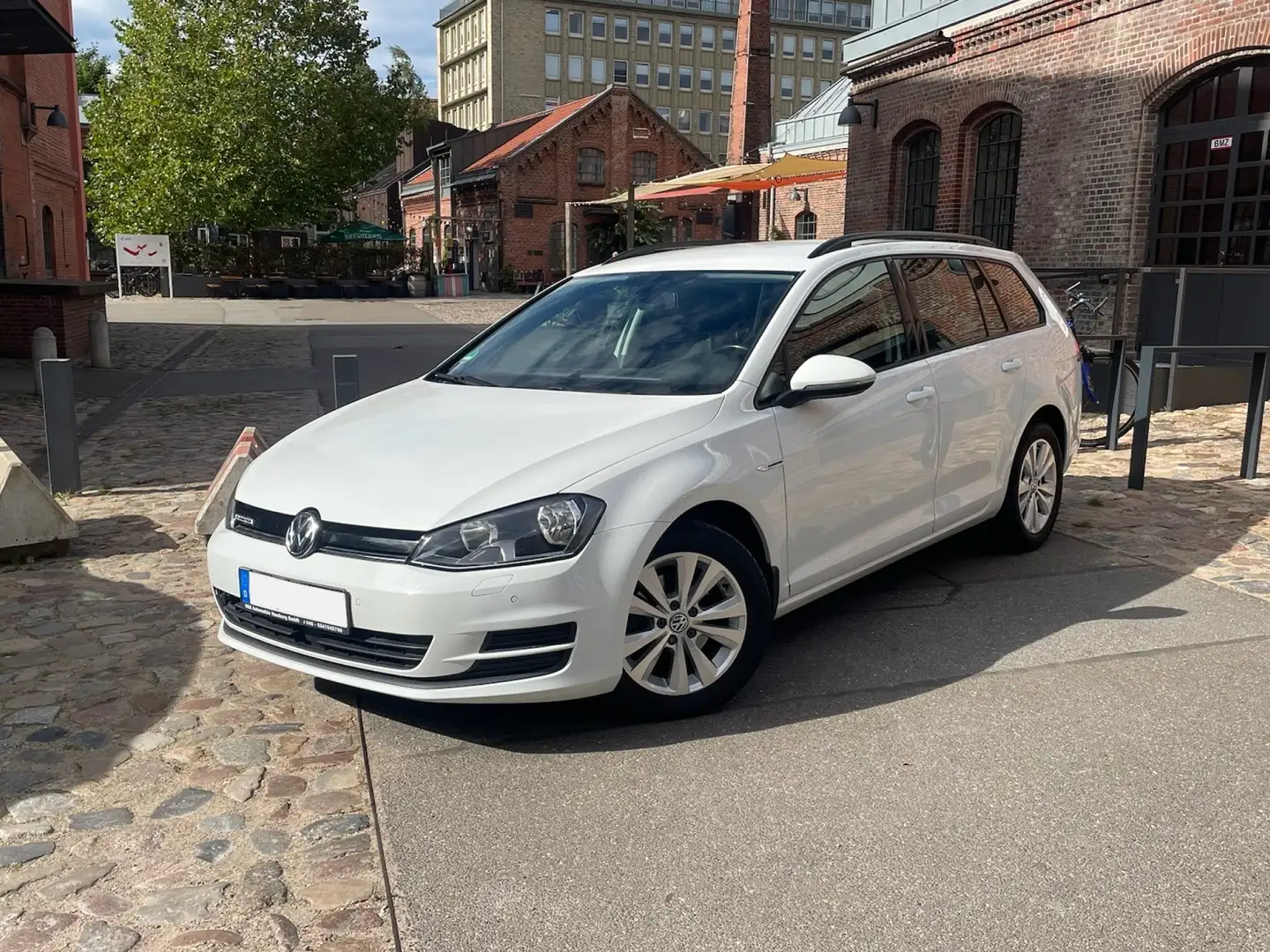 Volkswagen Golf Variant VW Golf VII Variant 1.4 TGI – Benzin & CNG Weiß - 1