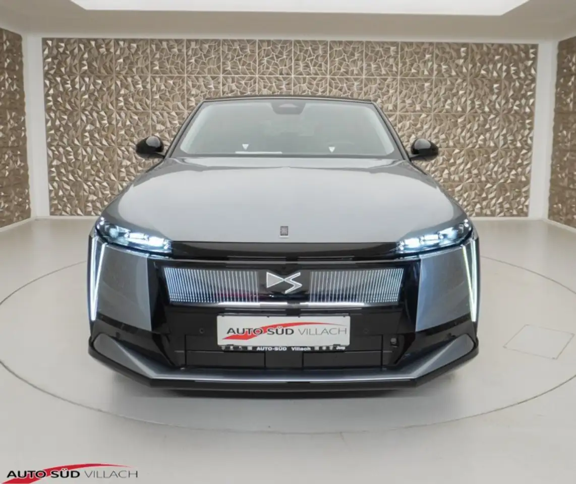 DS Automobiles N°8 2026