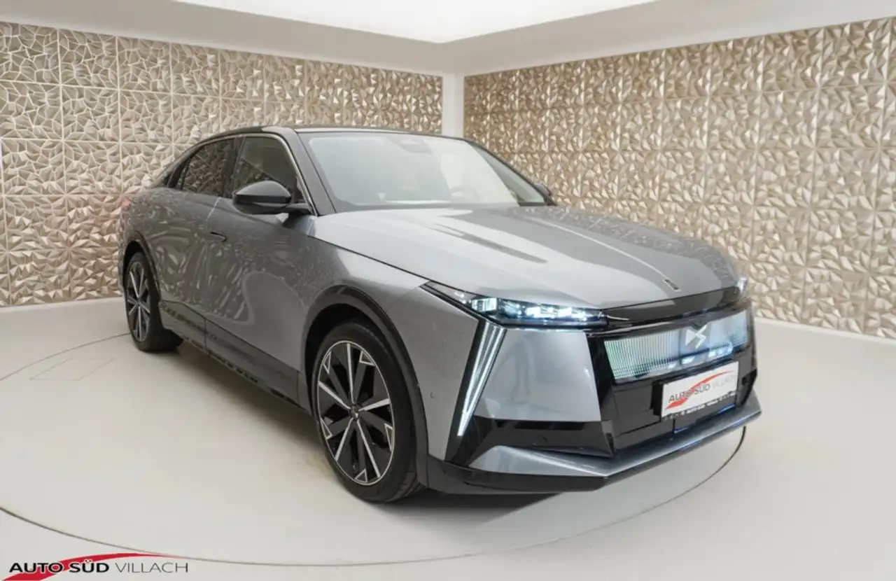 DS Automobiles N°8 2026