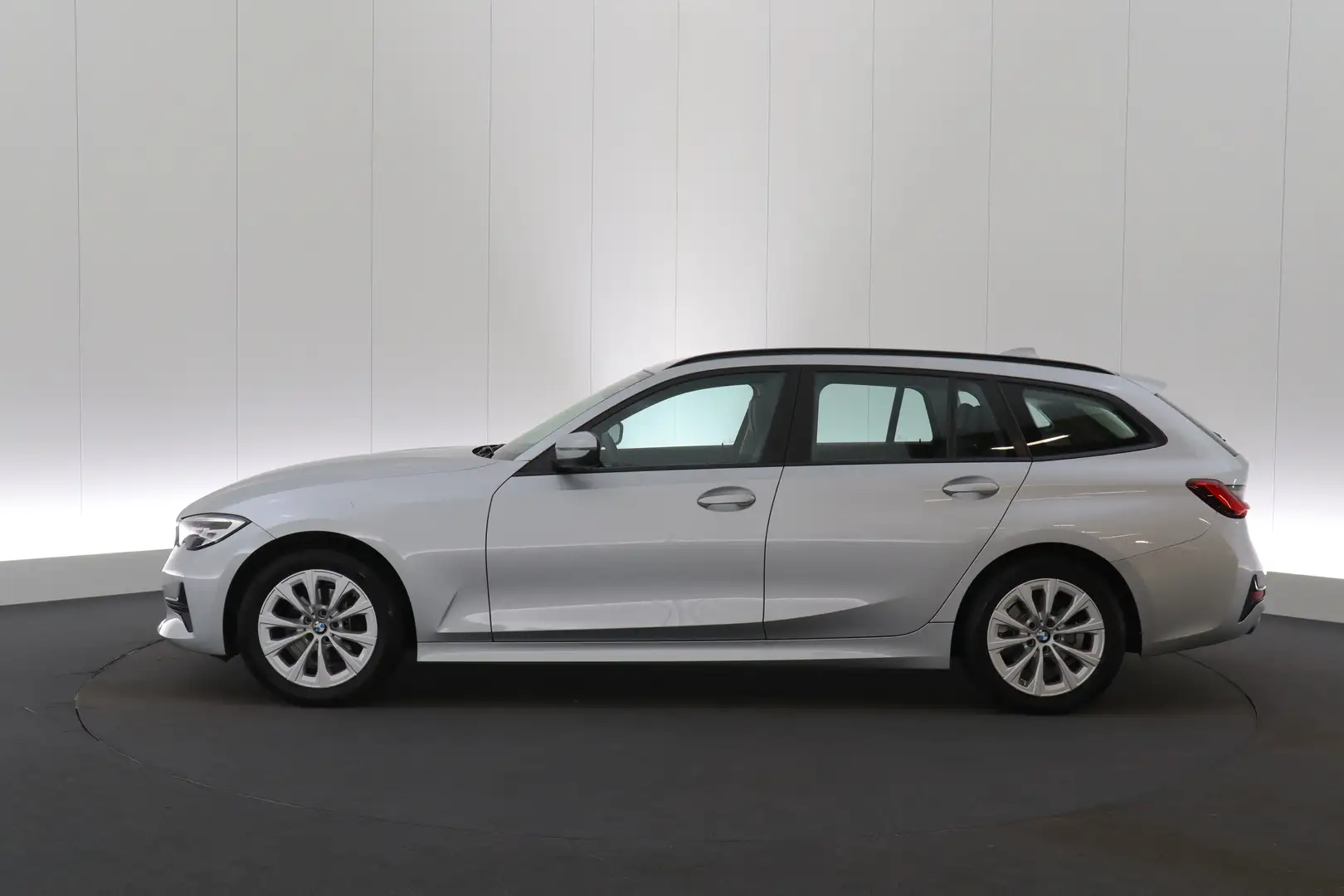 BMW 318 3 Touring 318dA MHEV Touring Business LEDER/CUIR L Silber - 2