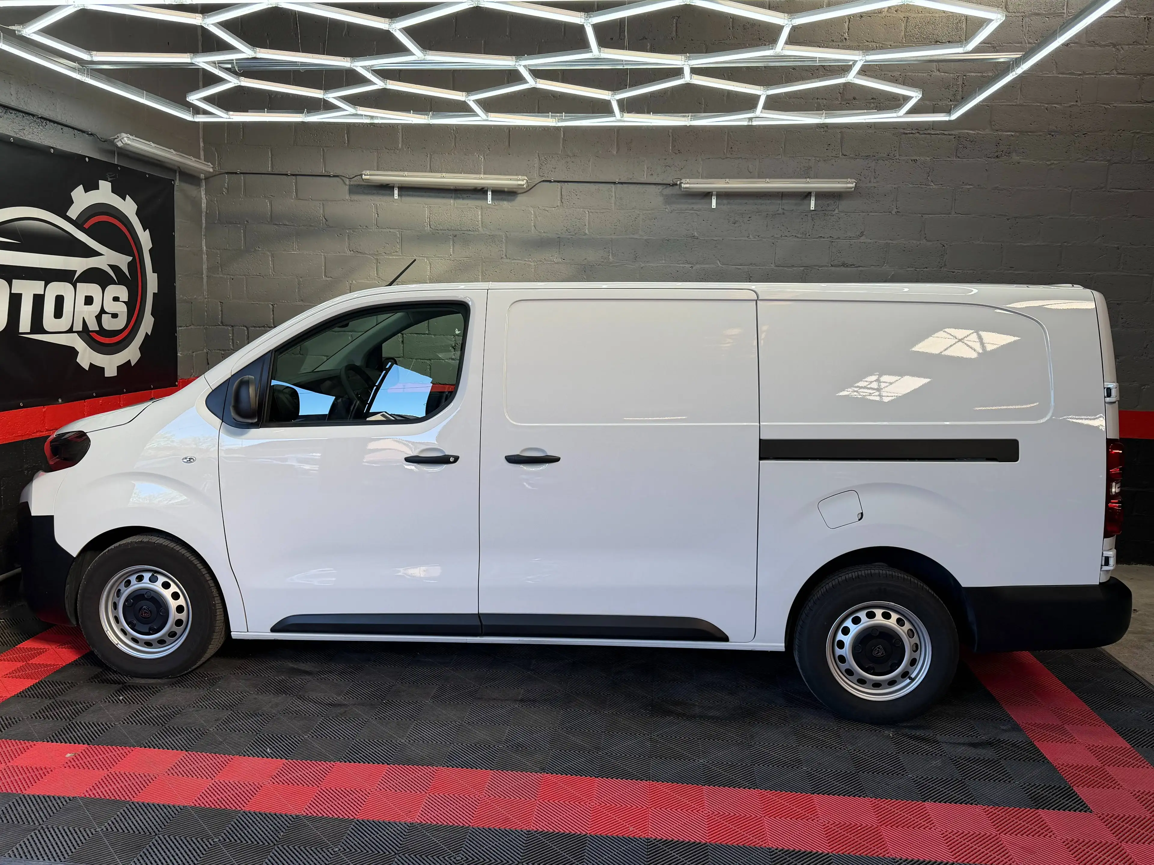 Peugeot Expert Expert 2.2 BlueHDi L3 Long Utility S/S — photo 5
