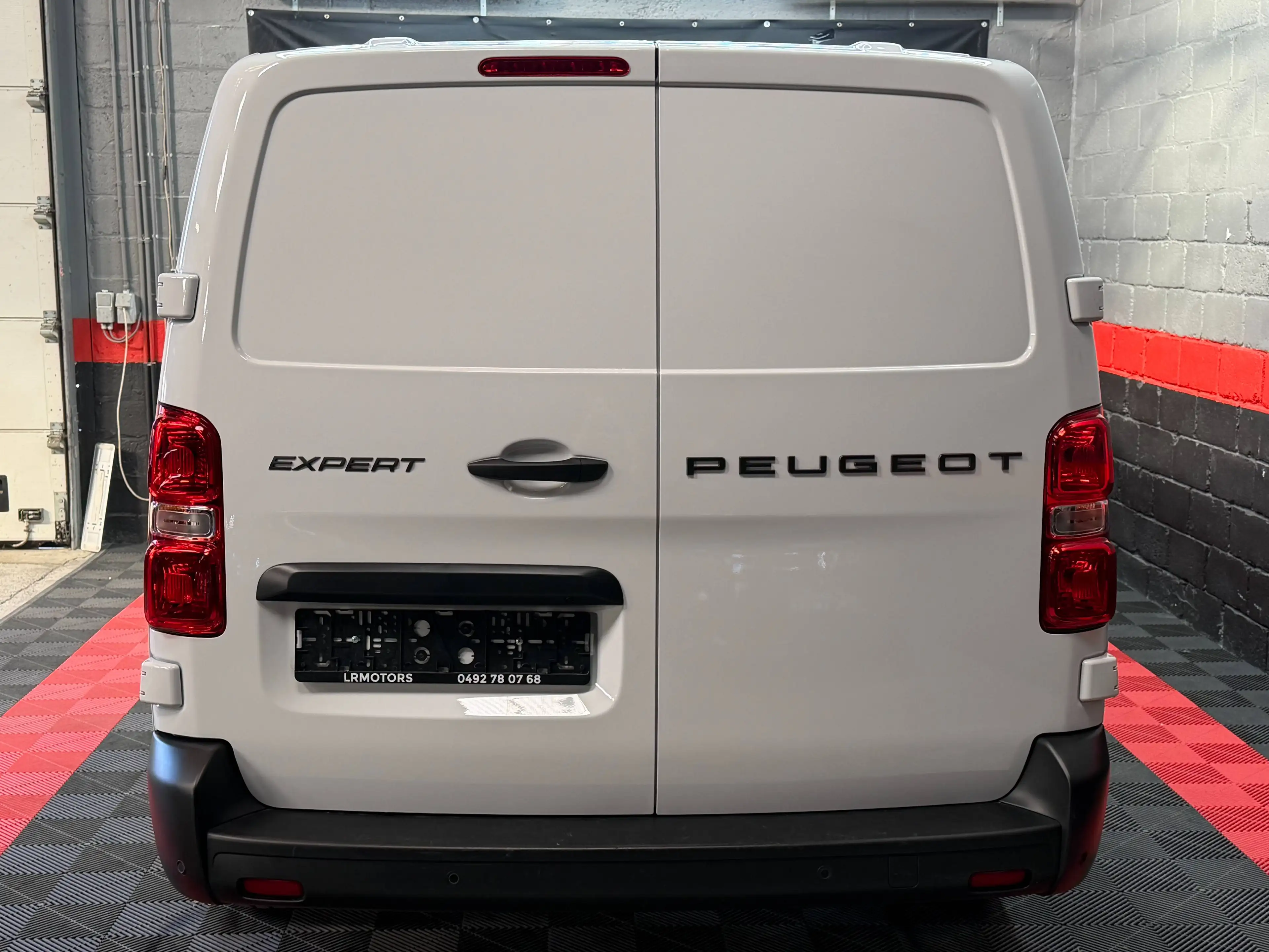 Peugeot Expert Expert 2.2 BlueHDi L3 Long Utility S/S — photo 10