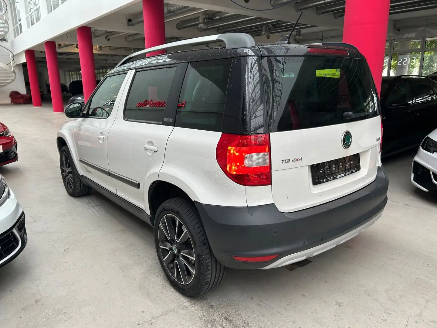Skoda Yeti Adventure 4x4 Automatik+AHK+Sitzhz Blanc - 2