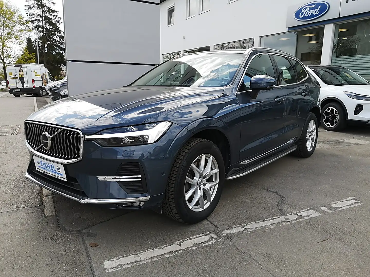 Volvo XC60 B4 Plus Bright AWD Geartronic Blau - 1