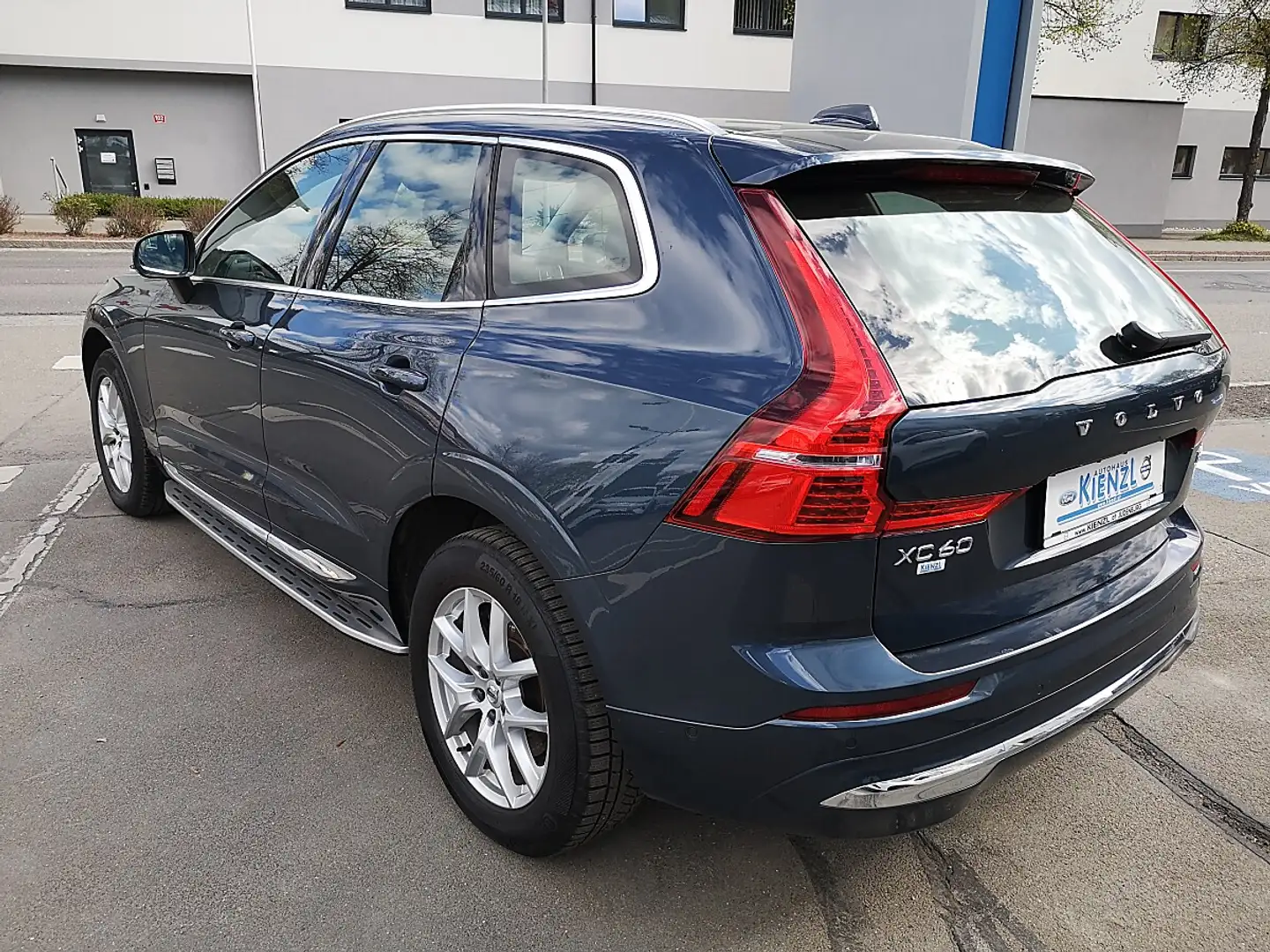 Volvo XC60 B4 Plus Bright AWD Geartronic Blau - 2