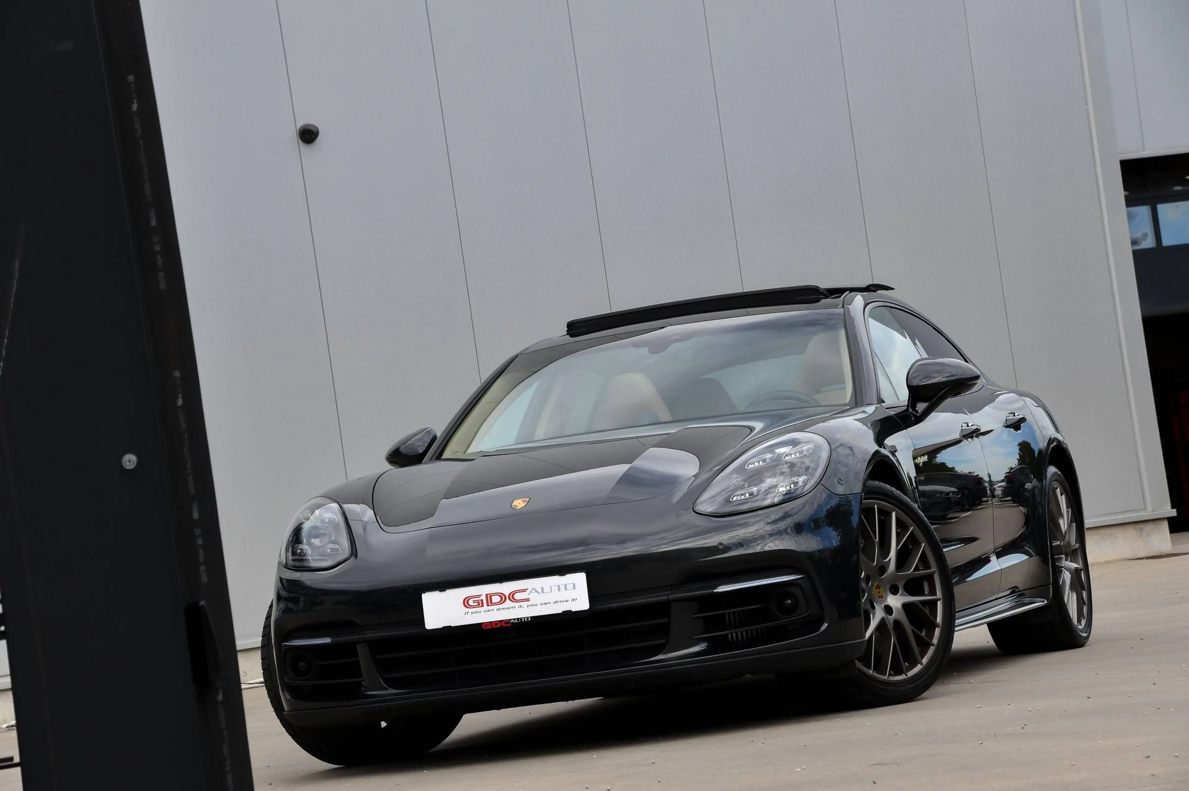 Porsche Panamera 4 e-Hybrid l Pano Dak l Luchtvering l Sportuitlaat — photo 7
