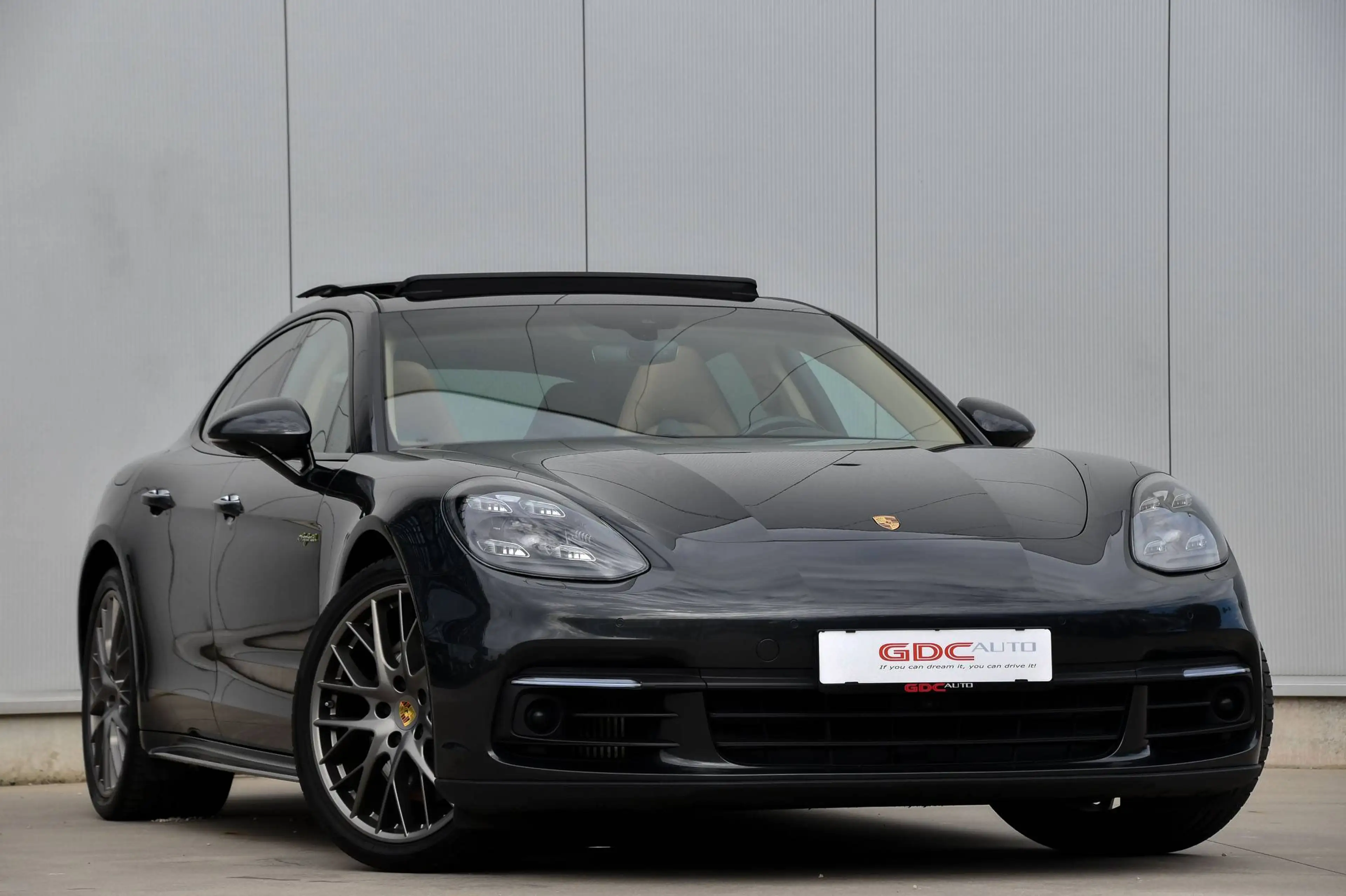 Porsche Panamera 4 e-Hybrid l Pano Dak l Luchtvering l Sportuitlaat