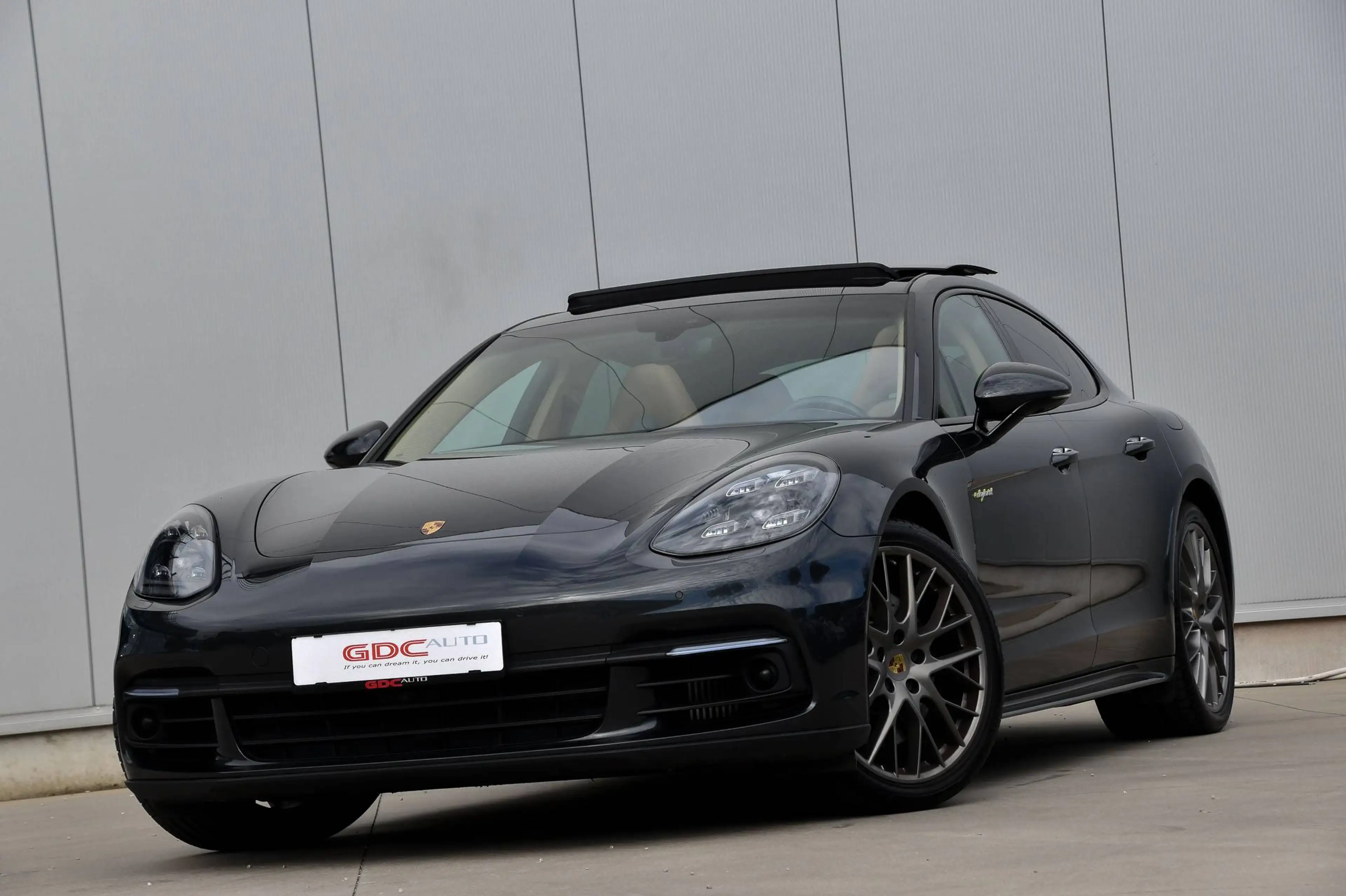 Porsche Panamera 4 e-Hybrid l Pano Dak l Luchtvering l Sportuitlaat — photo 2