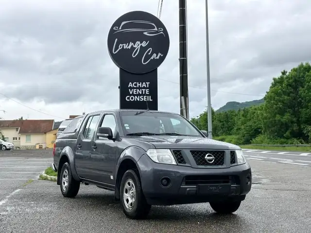 Nissan Navara 2.5 dCi 144 Double Cab XE - Sièges chauffants - Attelage - HardTop -