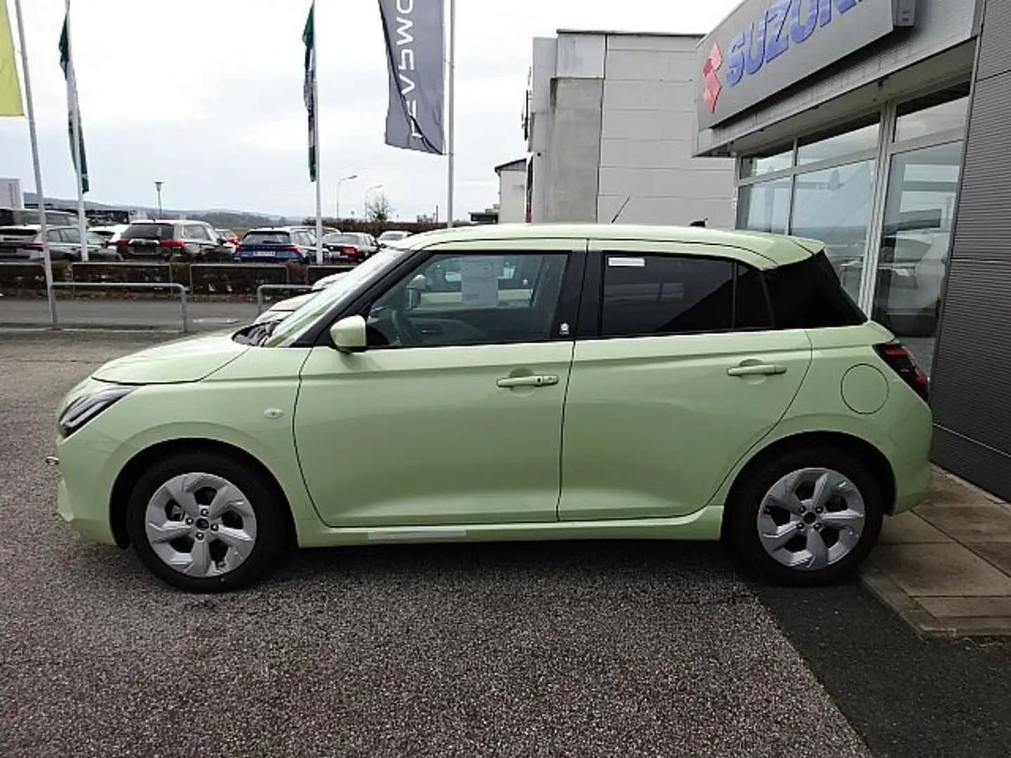 Suzuki Swift 1,2 Hybrid Shine Gelb - 2