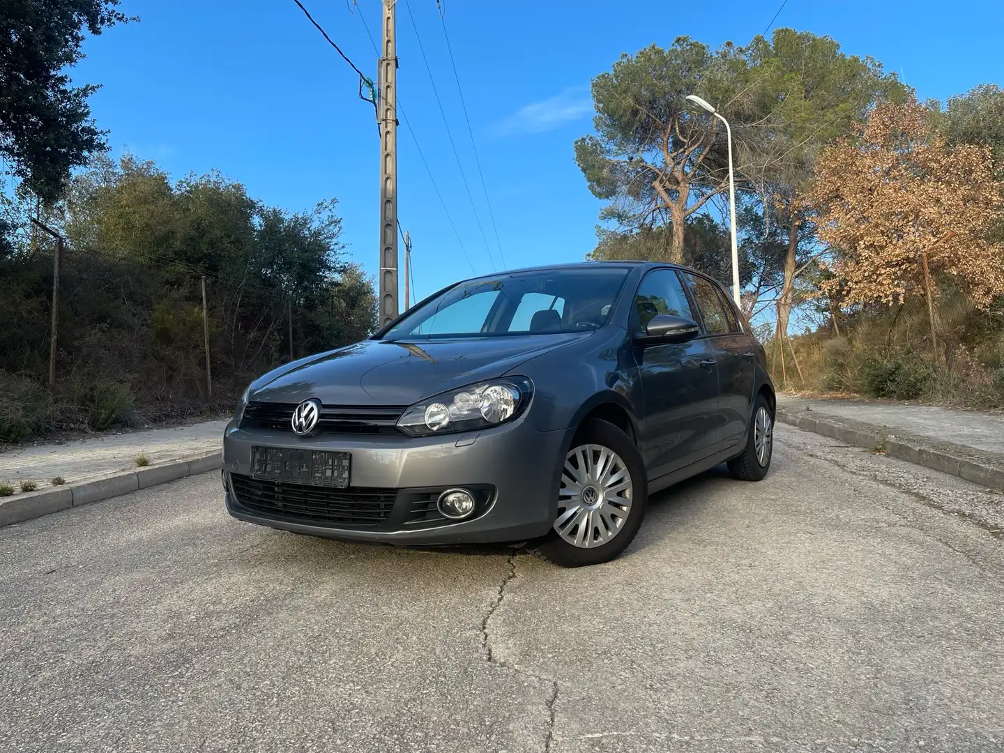 Volkswagen Golf 1.6 Advance Gris - 1