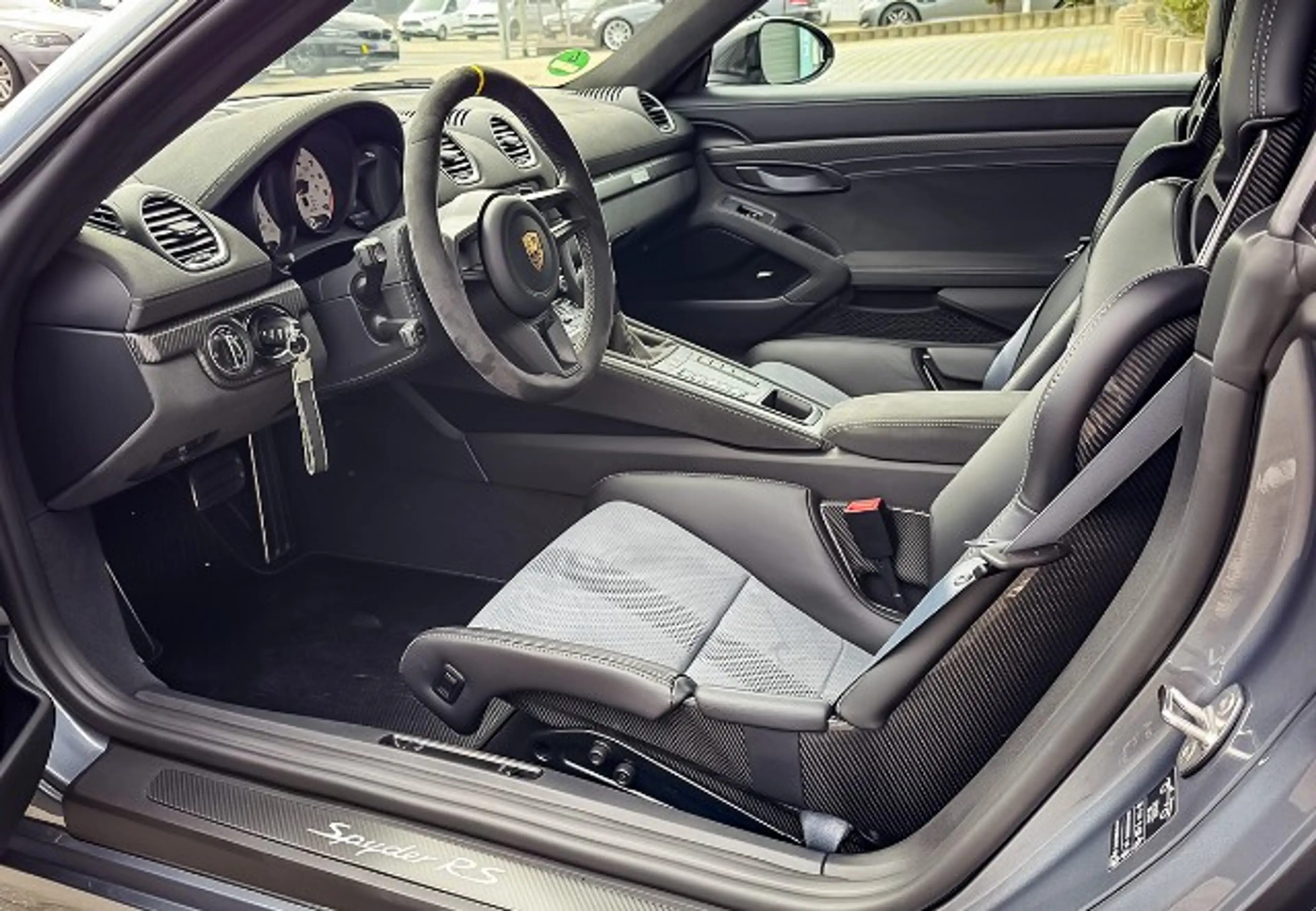 Porsche Boxster Spyder RS 4.0 Weissach Carbon PCCB Lift — photo 15