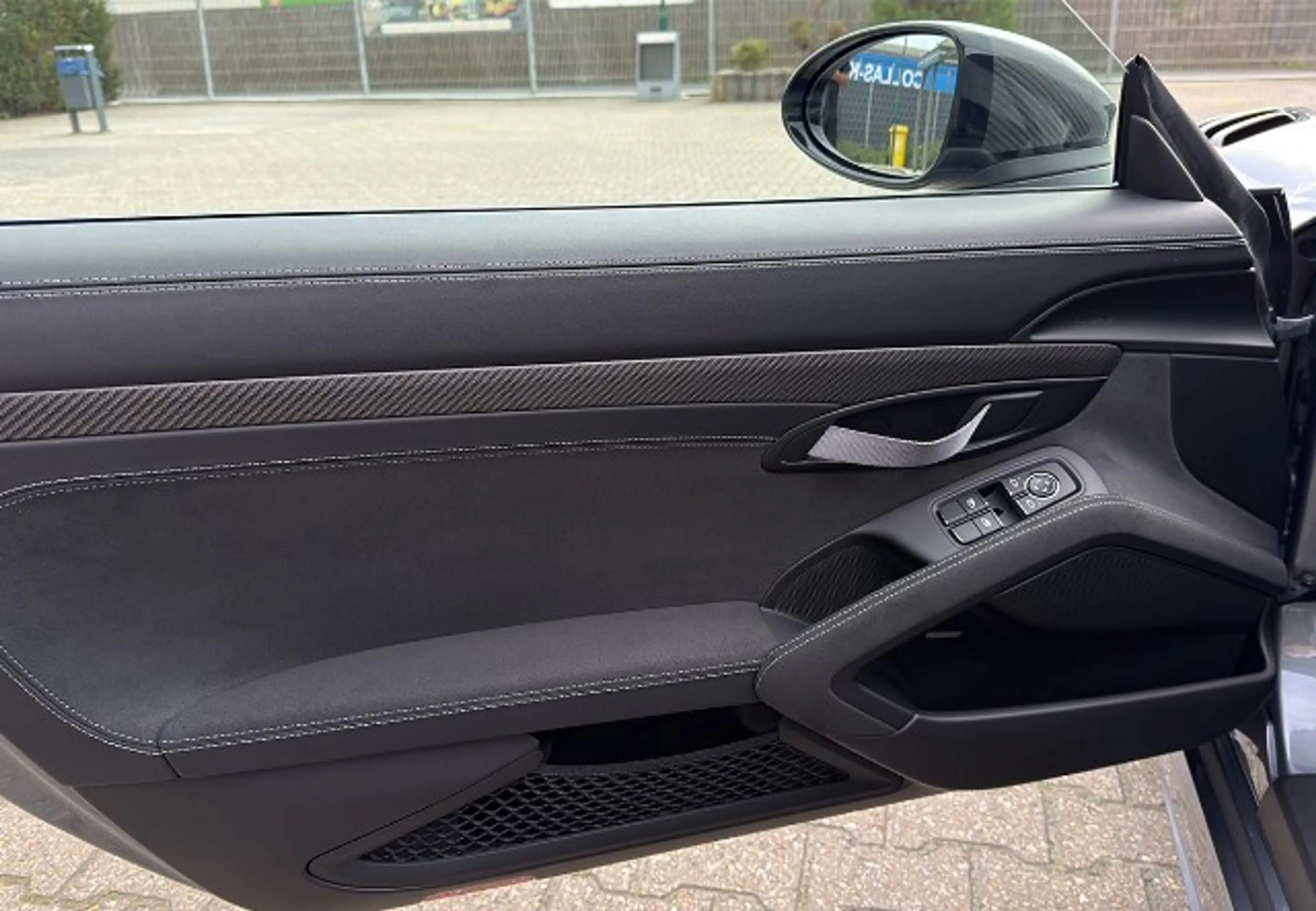 Porsche Boxster Spyder RS 4.0 Weissach Carbon PCCB Lift — photo 11