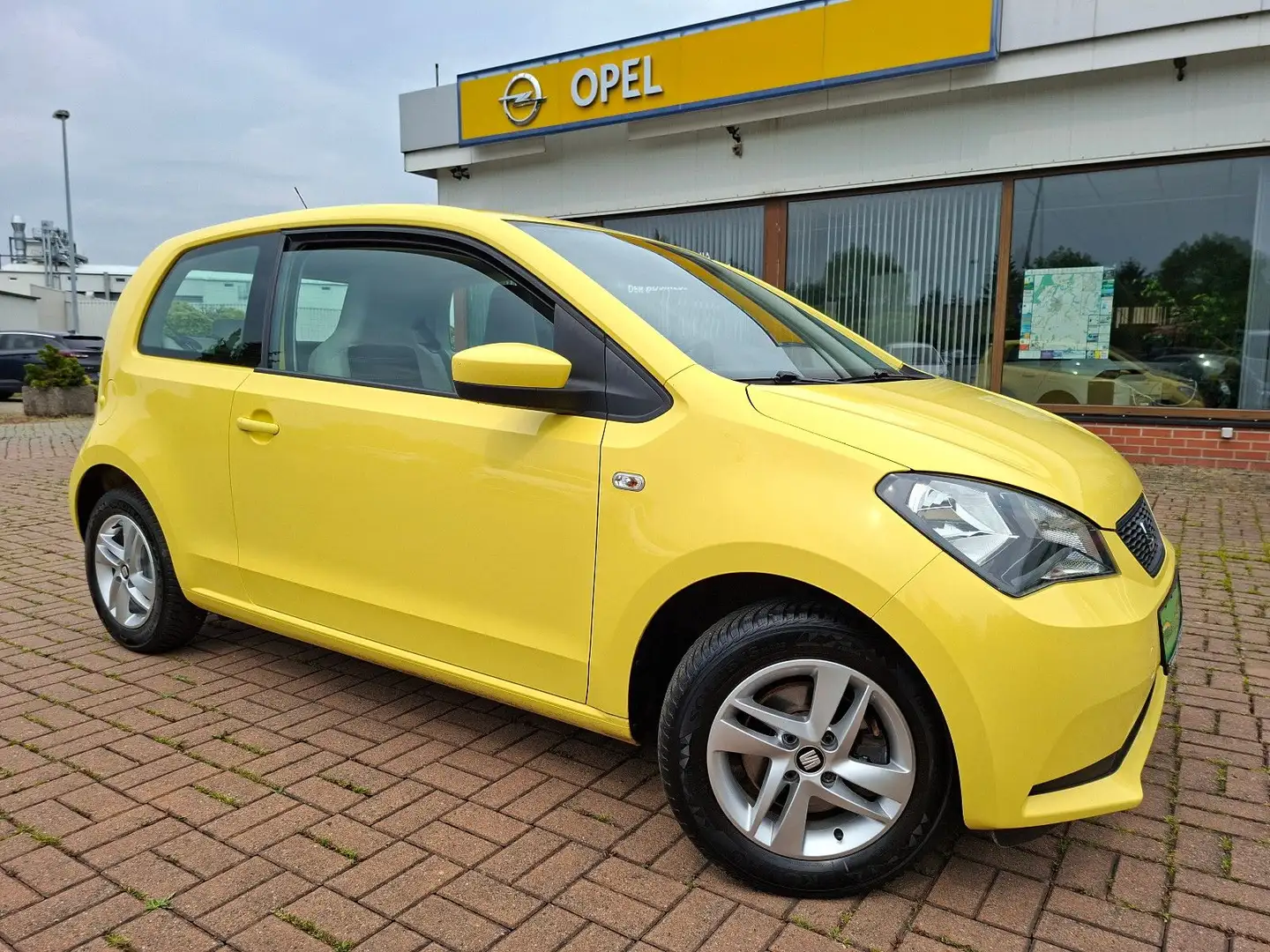 SEAT Mii Sun+KLIMA+PDC+TEMPOMAT+SOUNDSYSTEM+ALU´S+ Jaune - 1