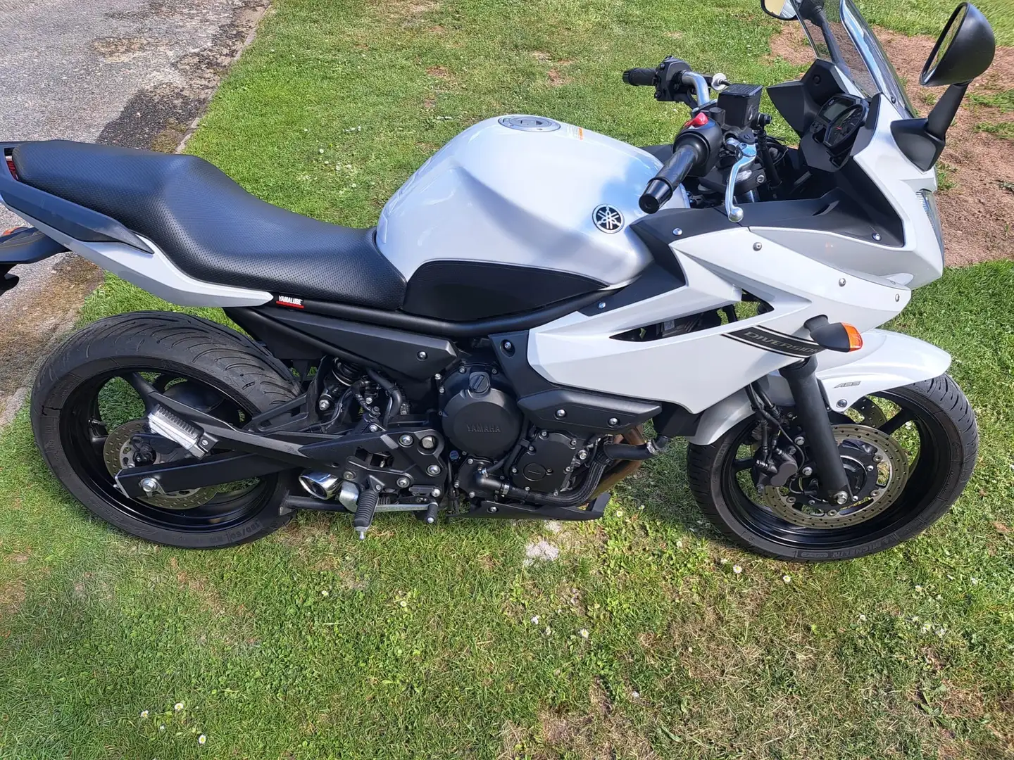 Yamaha XJ 6 Blanc - 1