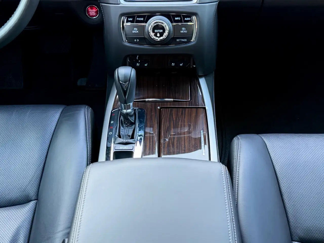 Acura RLX снимка Acura RLX