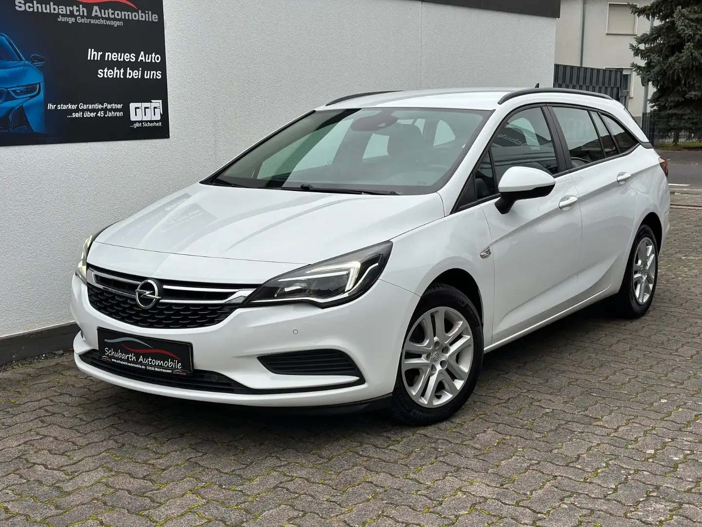 Opel Astra K Business 1,6 CDTI Autom. Defekt ! Navi Weiß - 1