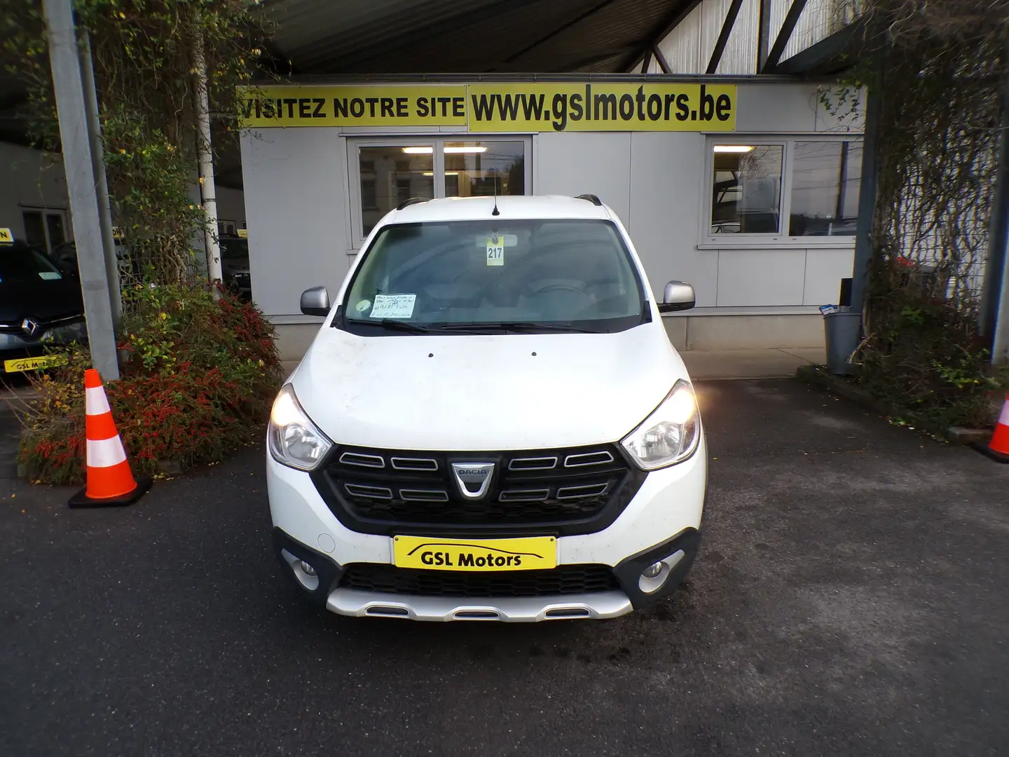 Dacia Lodgy Stepway 1.5dCi 110cv Blanc 05/17 Airco GPS Capteur Blanc - 2