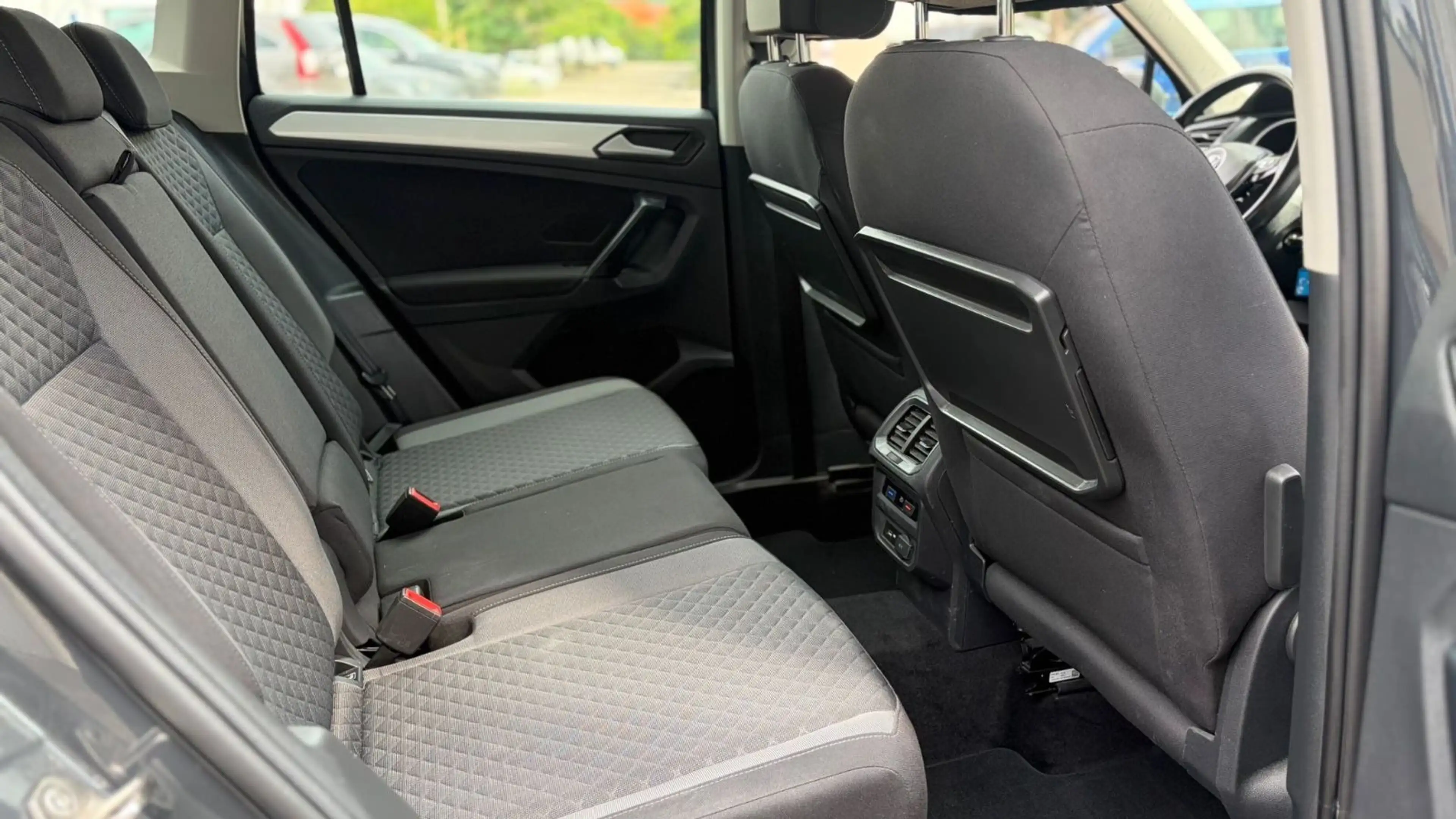Volkswagen Tiguan Comfortline 4Motion|1.HAND|ALLR|SHZ|NAVI| — photo 9