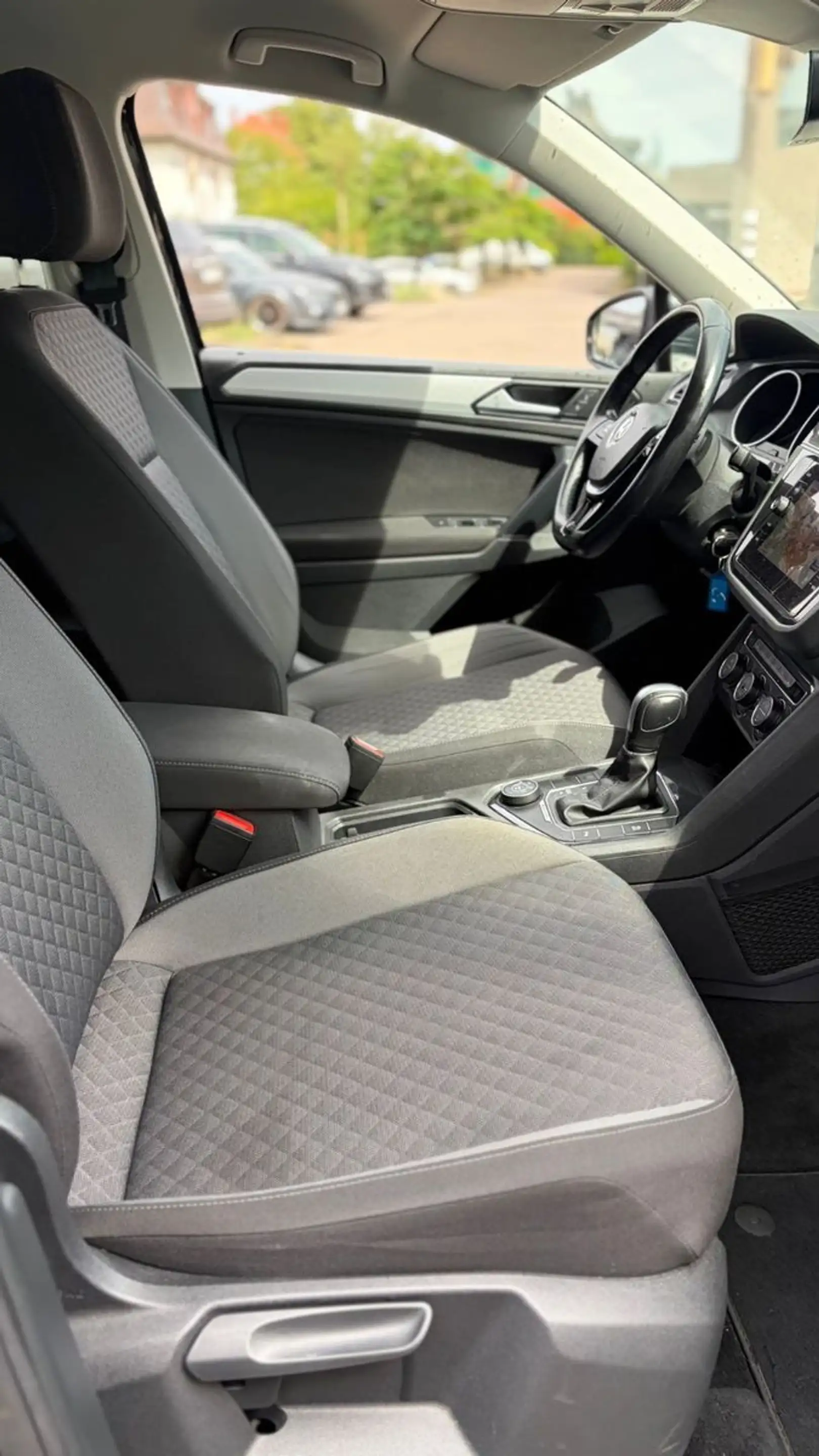 Volkswagen Tiguan Comfortline 4Motion|1.HAND|ALLR|SHZ|NAVI| — photo 8