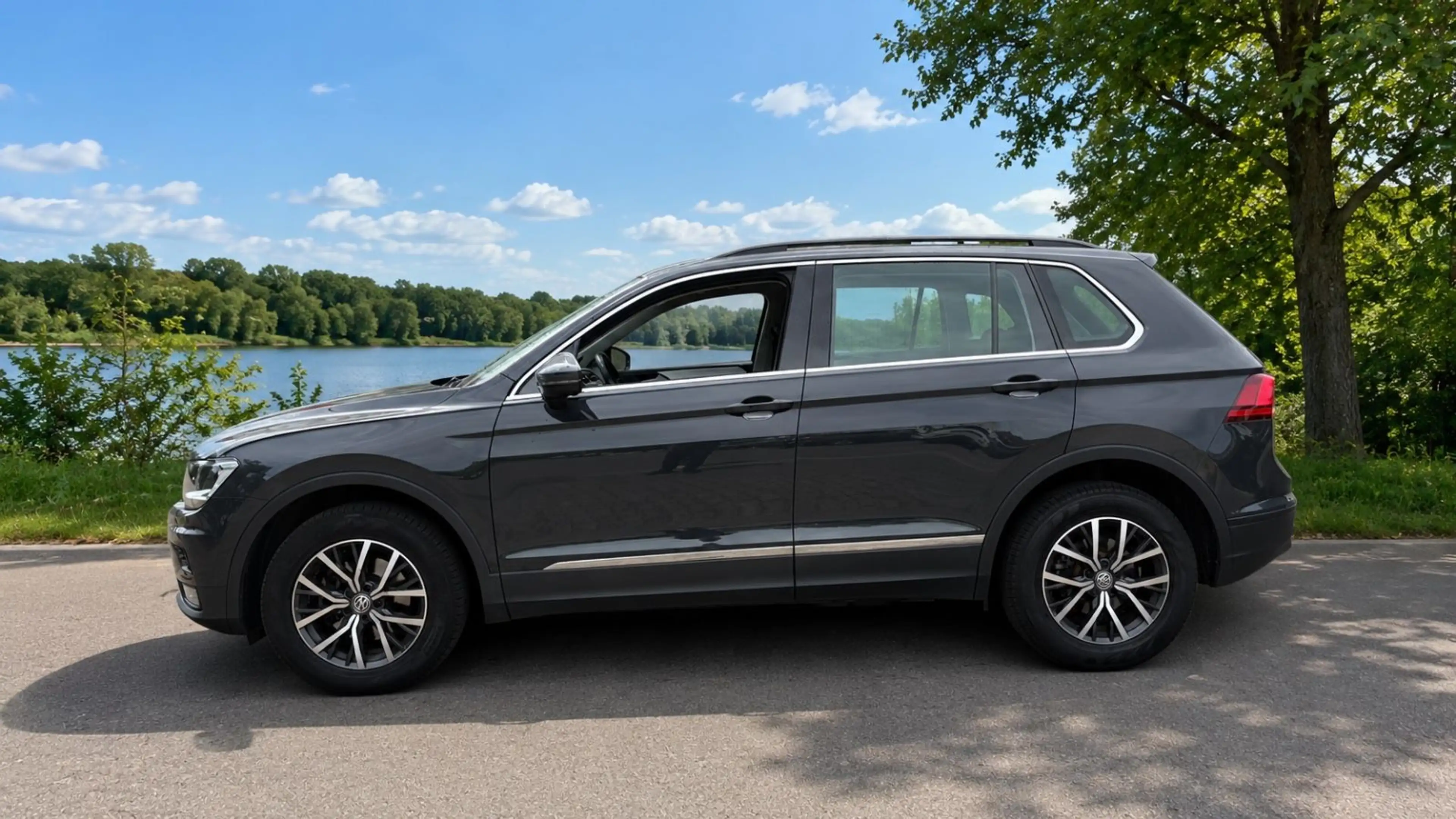 Volkswagen Tiguan Comfortline 4Motion|1.HAND|ALLR|SHZ|NAVI| — photo 4