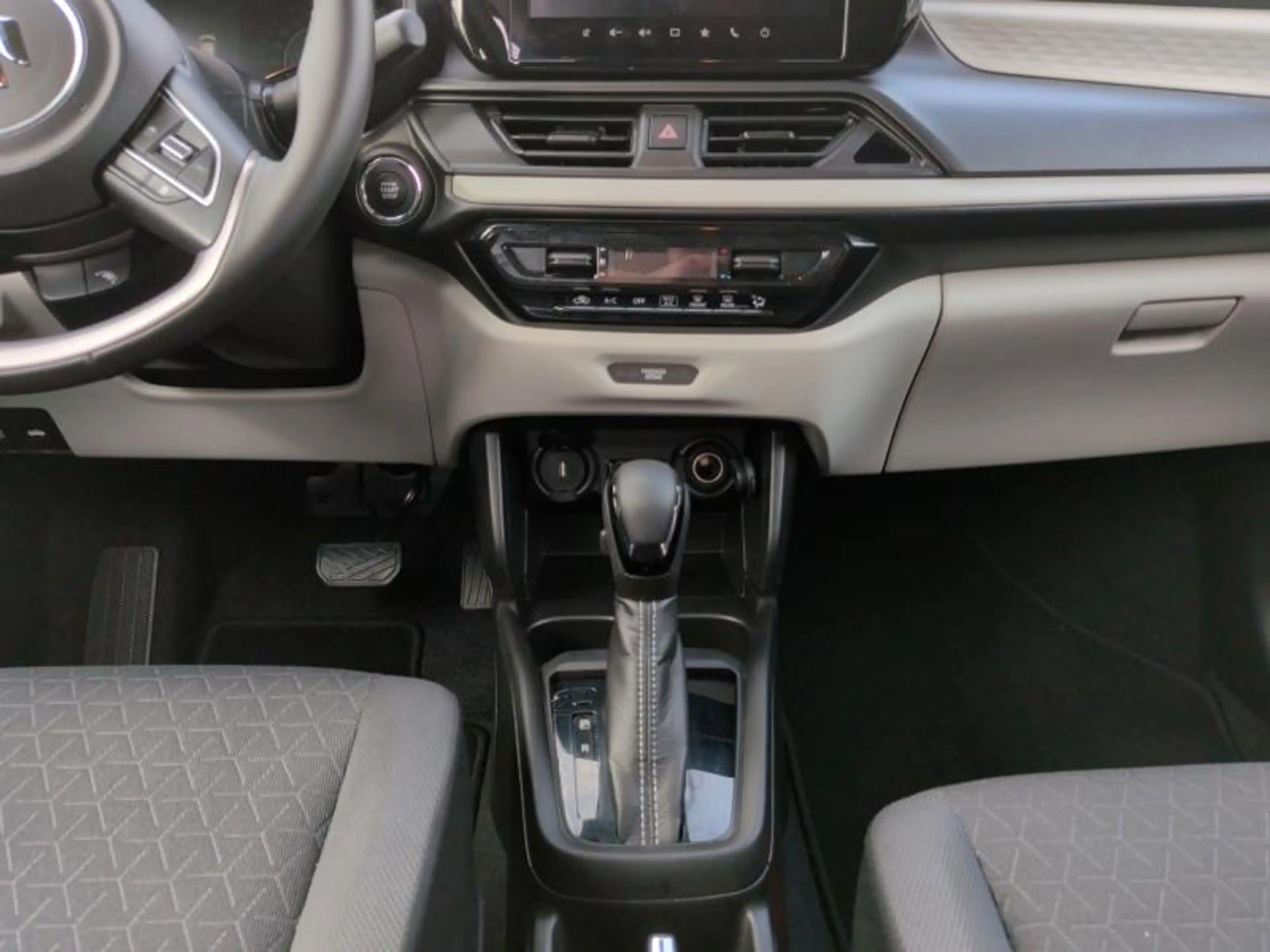Suzuki Swift GL+ — photo 8