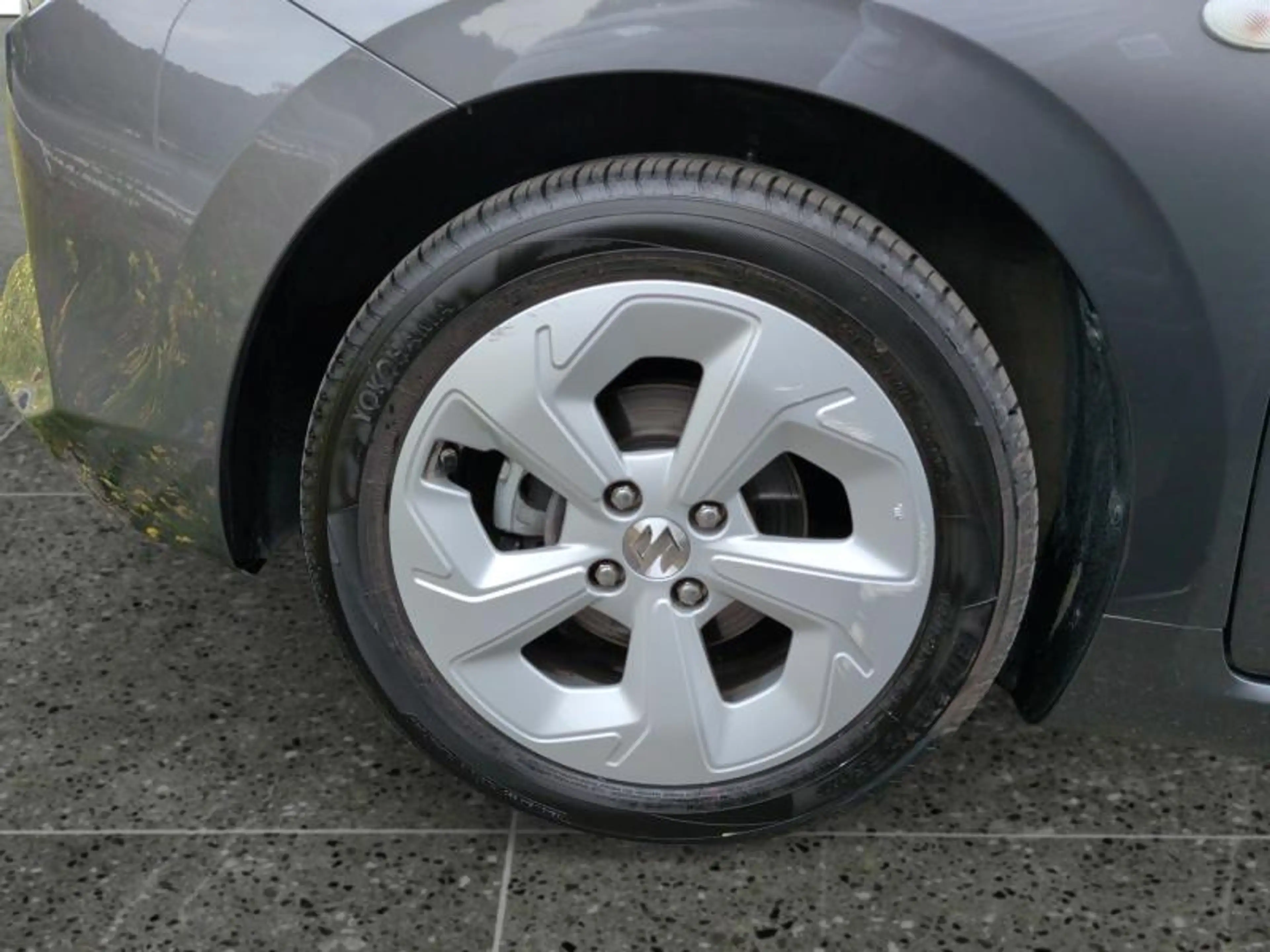 Suzuki Swift GL+ — photo 11