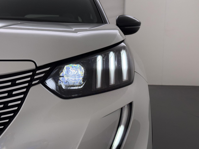 Peugeot e-2008 SUV GT Pack 50 kWh | Navigatie | Camera achter | P — photo 13