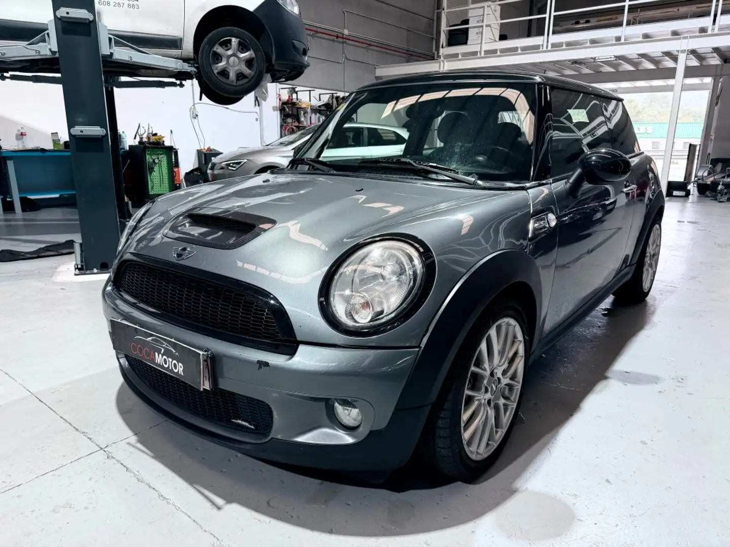 MINI John Cooper Works Сірий - 1