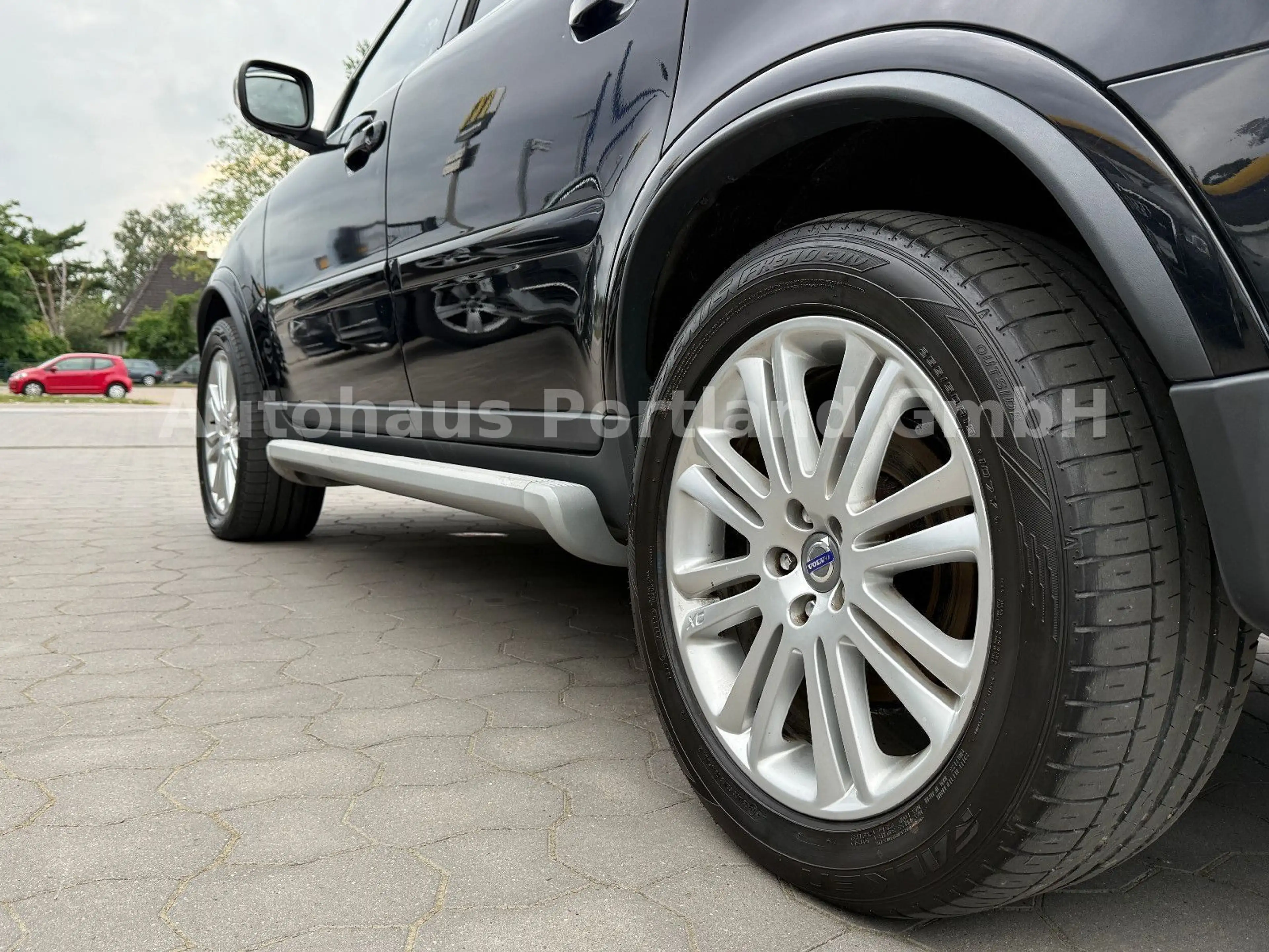 Volvo XC90 2.4 D5 Executive/TOP/S-Heft/DYNAudio/AHK — photo 13