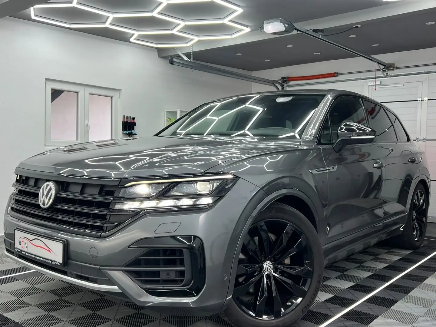 Volkswagen Touareg R-Line 4Motion/ACC/INNOVISION/21 ZOLL Gris - 1
