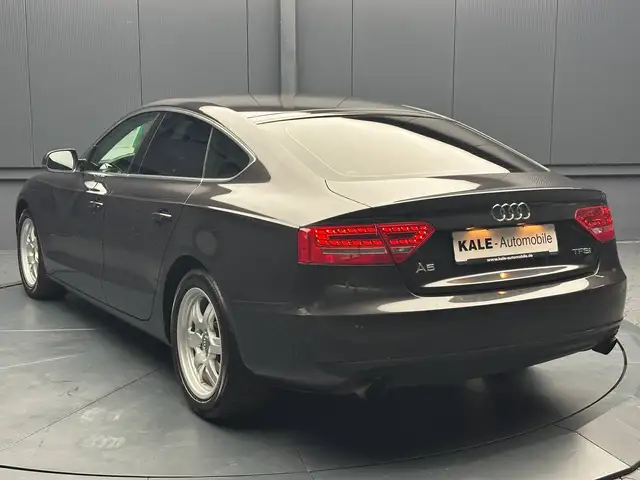 Audi A5 view 3