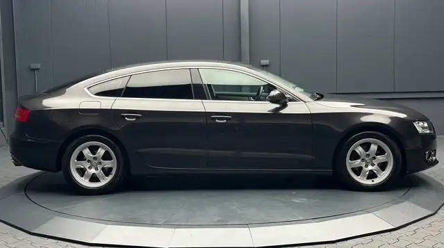 Audi A5 view 6