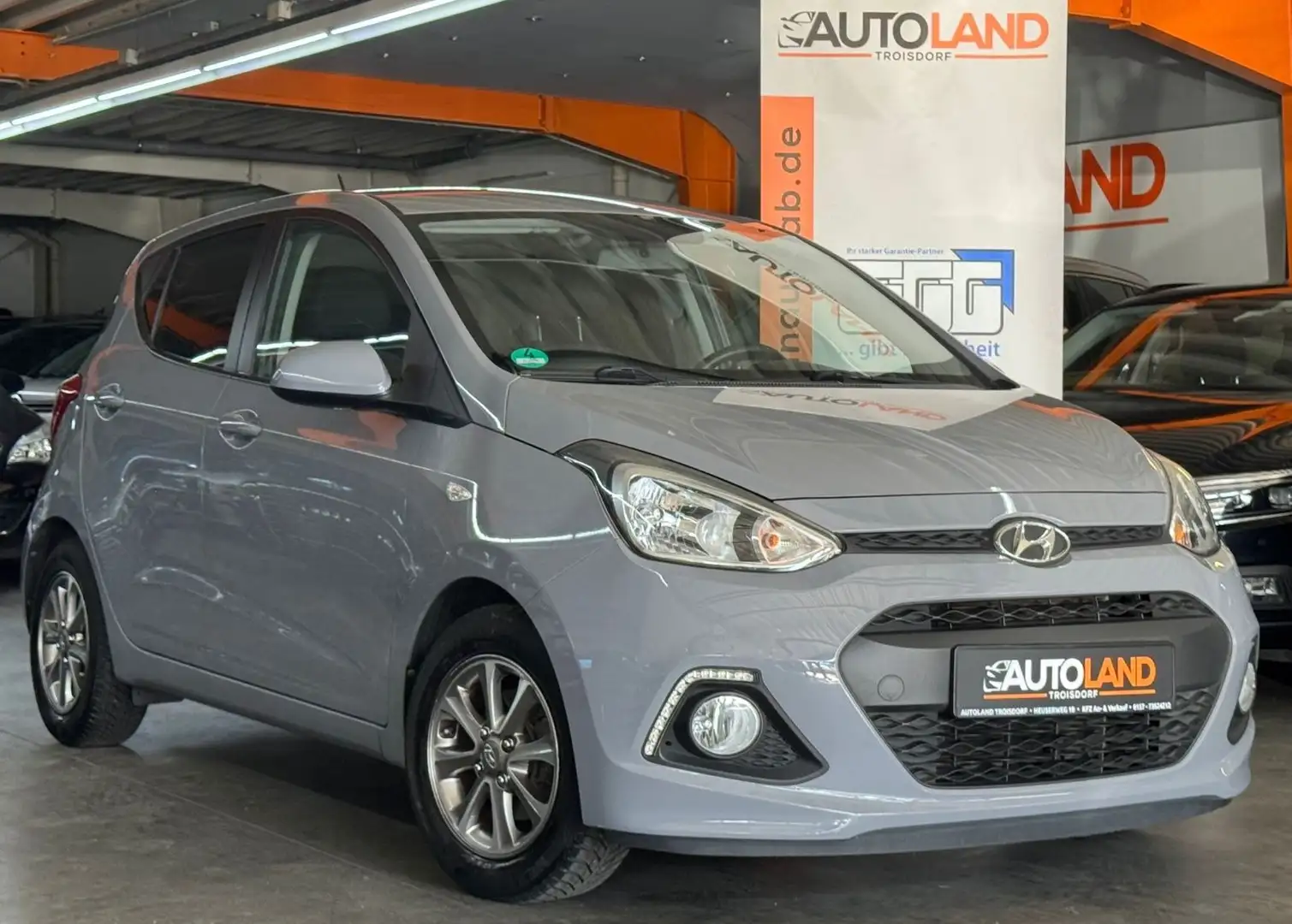 Hyundai i10 YES!*KLIMA*SITZ+LENKRADHZG*TEMPO*PDC* - 1