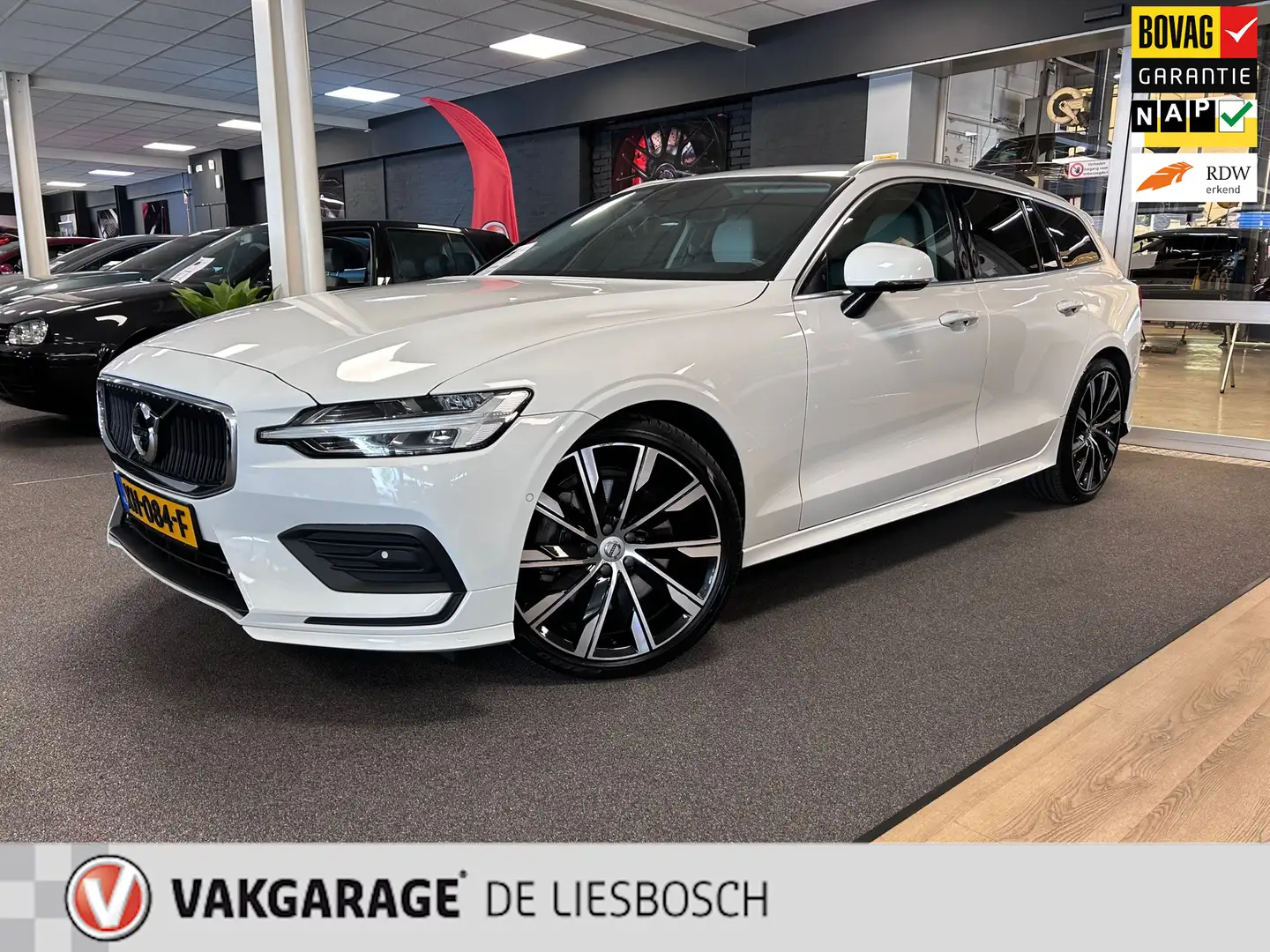 Volvo V60 2.0 T5 Momentum/Styling kit/Automaat/Led/20inch/36 Blanc - 1