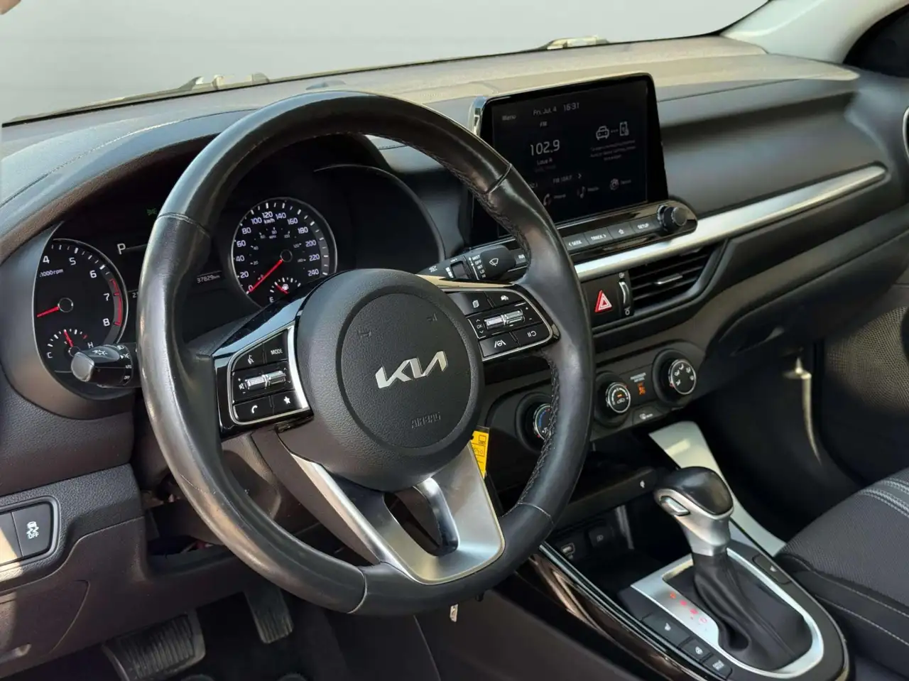 Kia Forte снимка Kia Forte