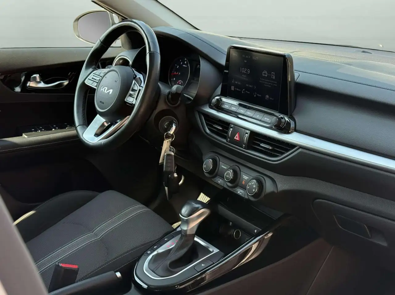 Kia Forte снимка Kia Forte