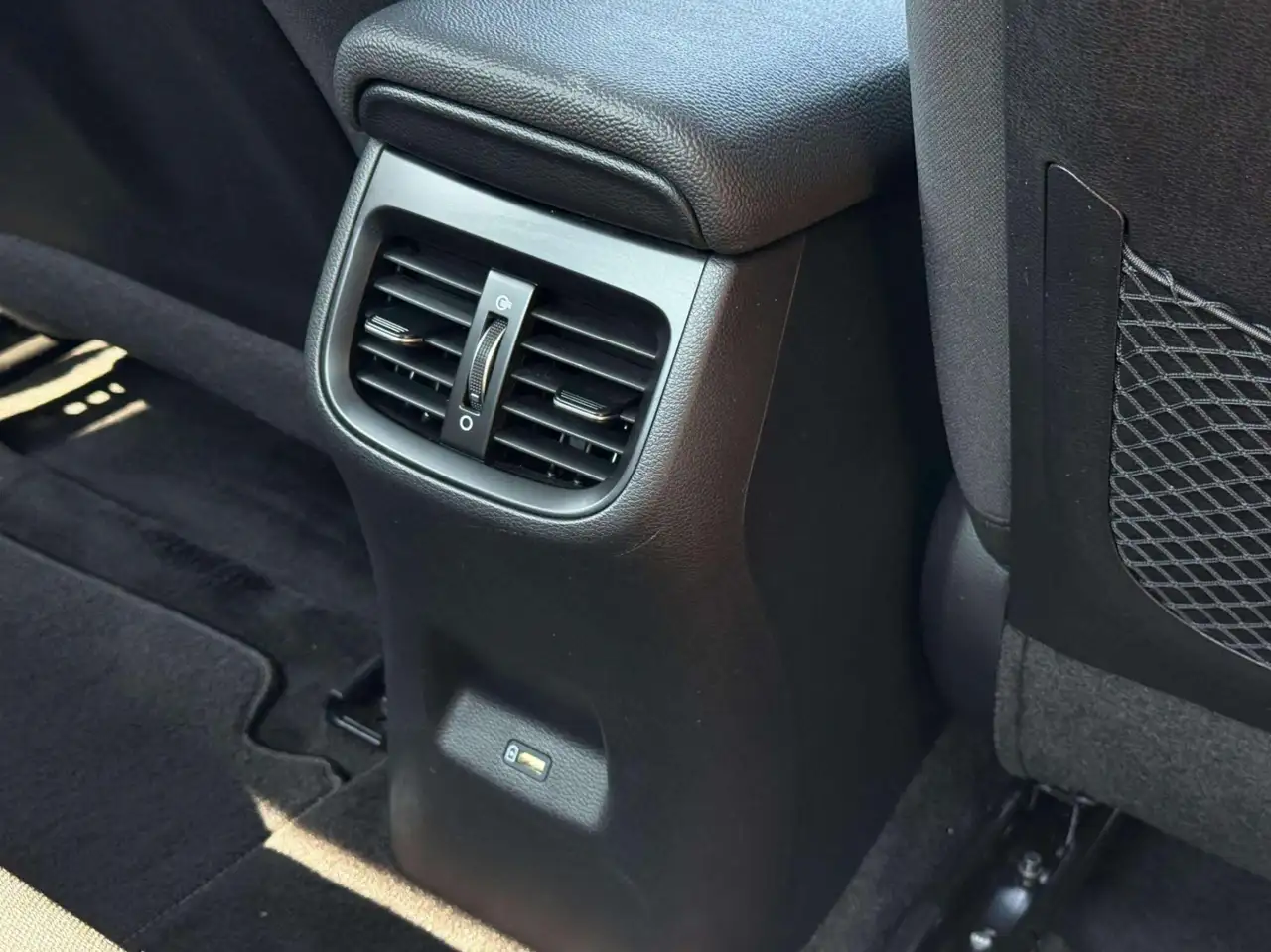 Kia Forte снимка Kia Forte