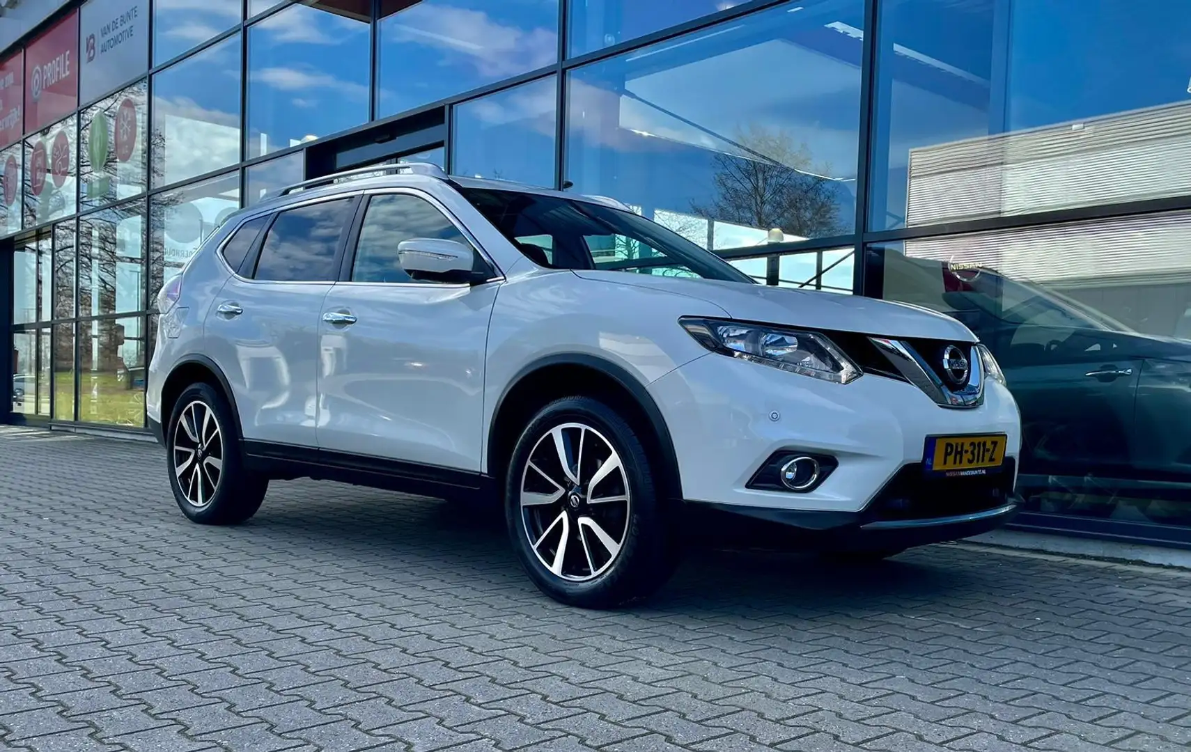 Nissan X-Trail 1.6 DIG-T N-Connecta Wit - 2