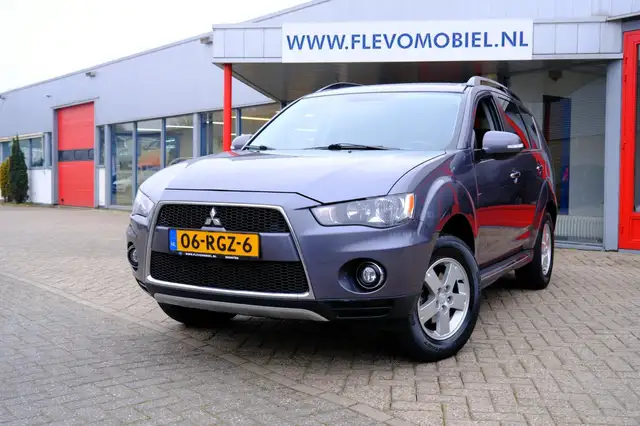 Mitsubishi Outlander 2.0 Intro Edition Clima|LMV|Cruise|
