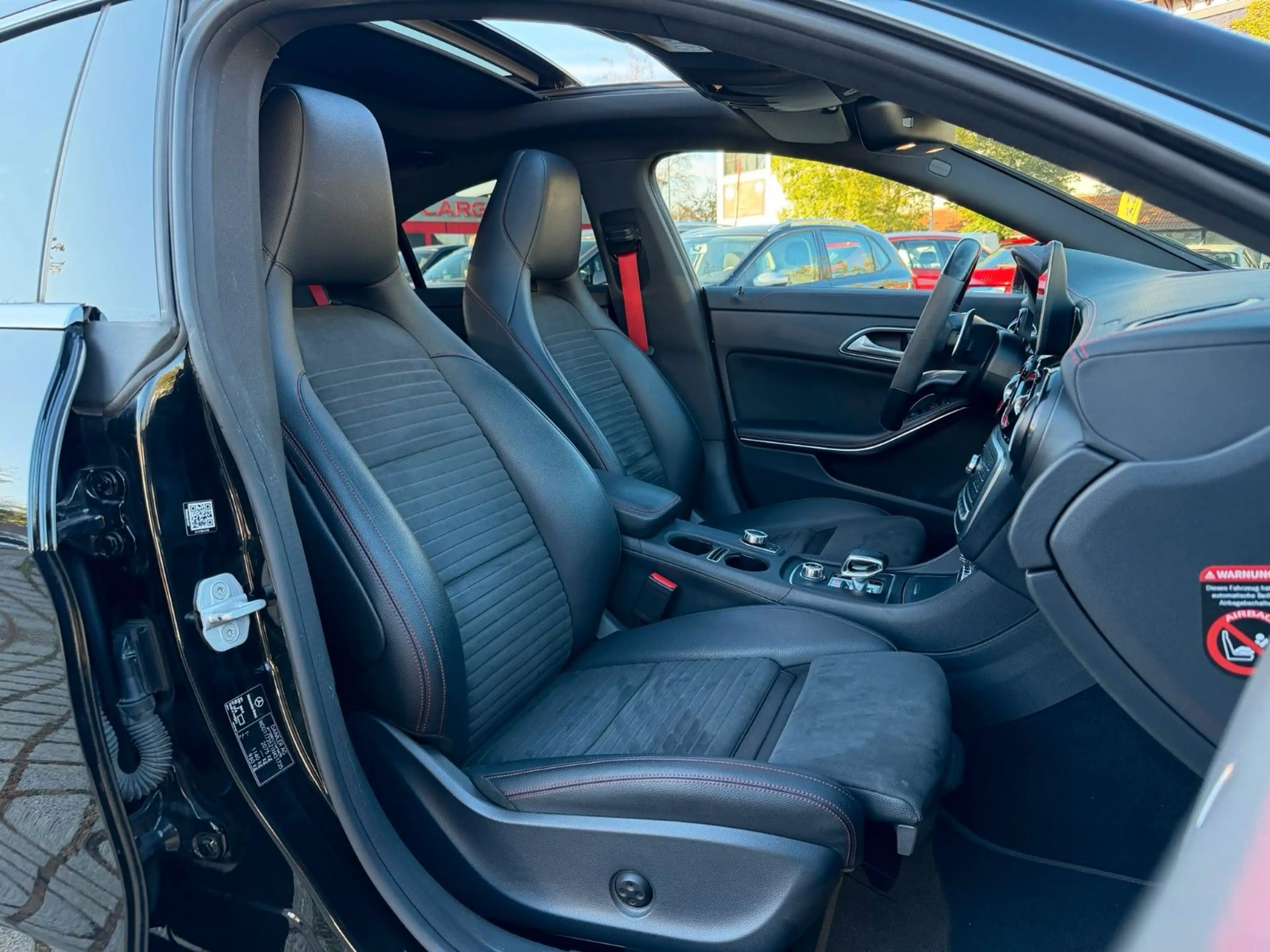 Mercedes-Benz CLA 45 AMG 4Matic Facelift Vollausstattung — photo 11