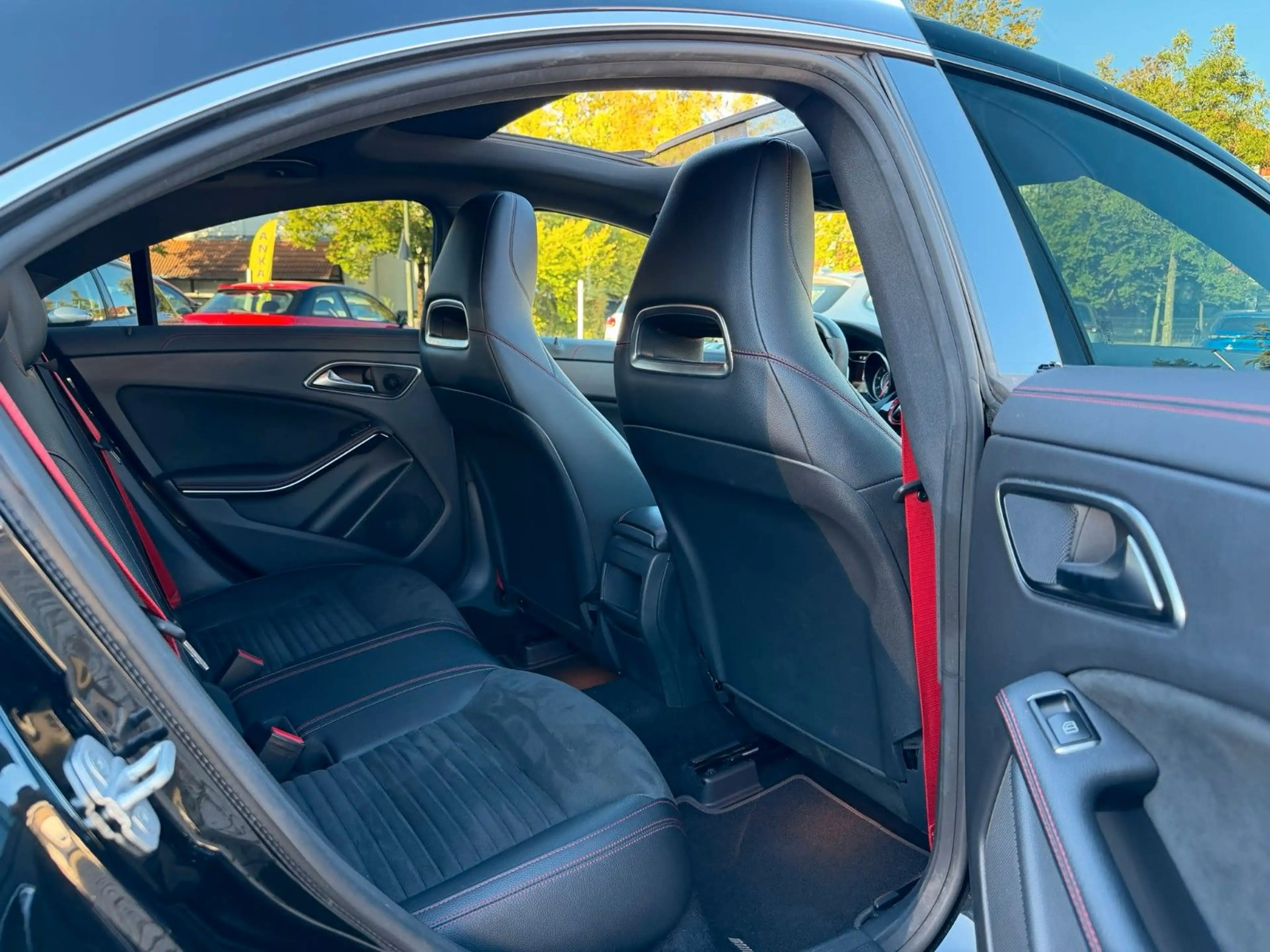 Mercedes-Benz CLA 45 AMG 4Matic Facelift Vollausstattung — photo 14