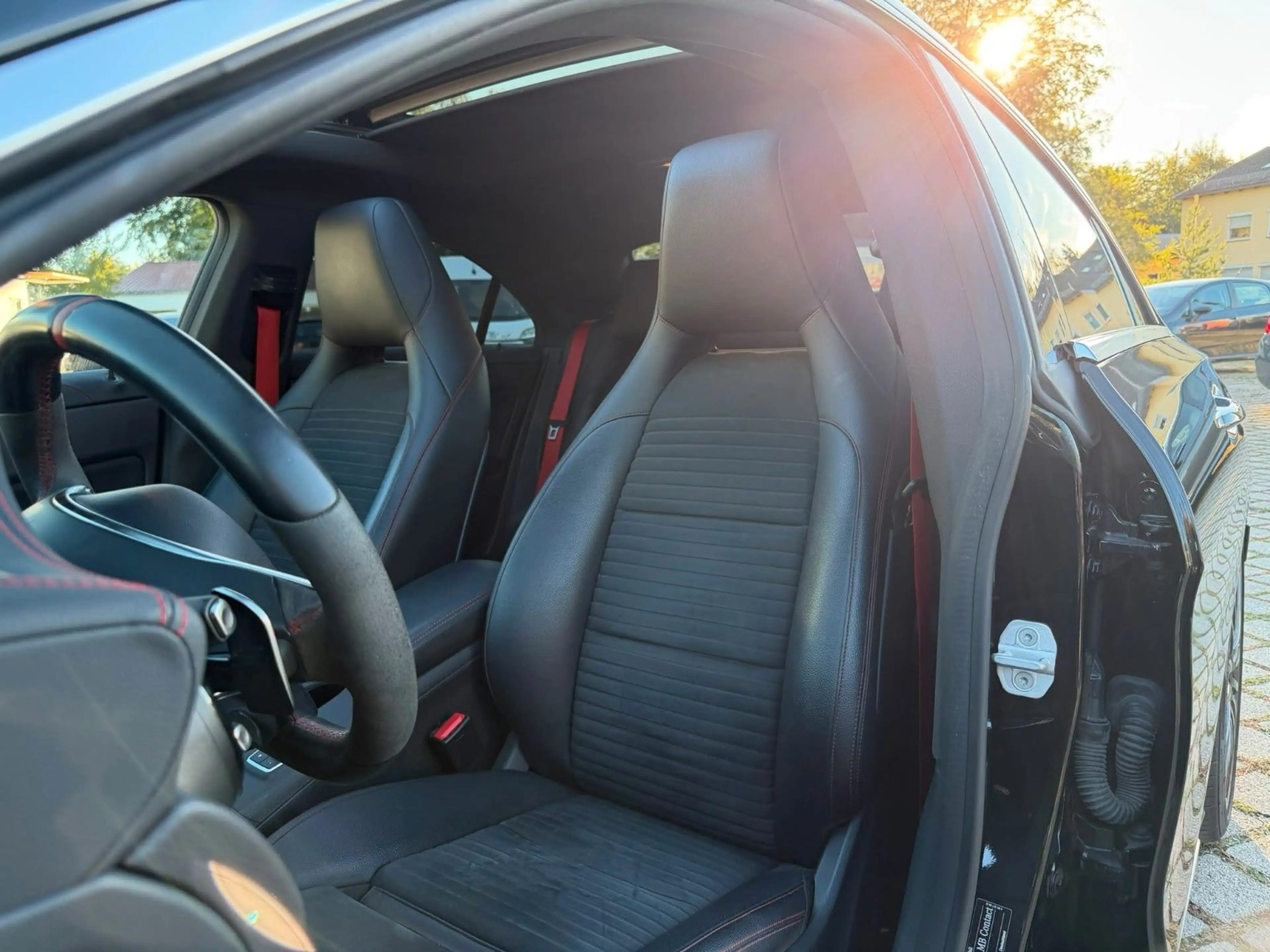 Mercedes-Benz CLA 45 AMG 4Matic Facelift Vollausstattung — photo 12